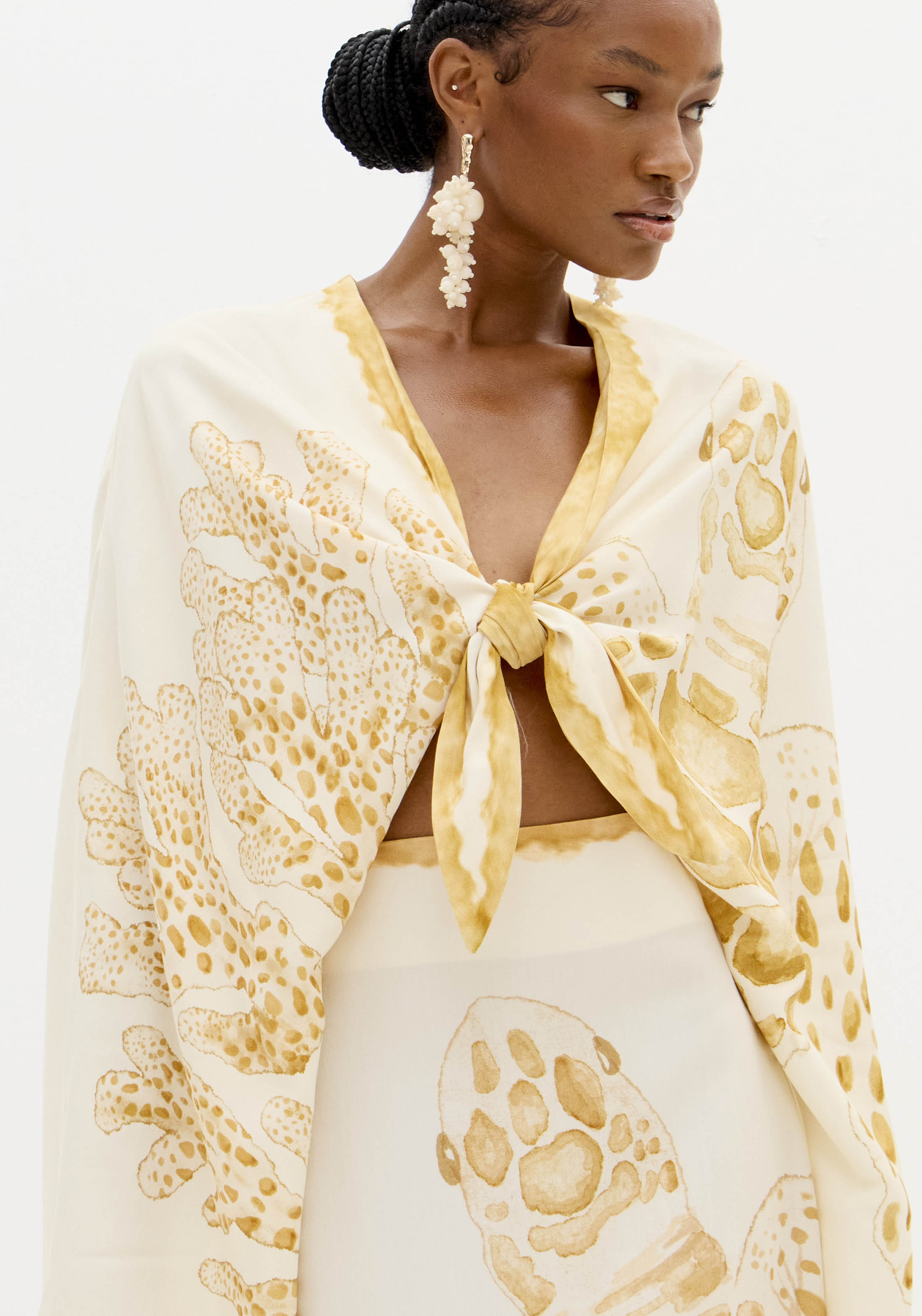 Blusa TURTLE LOCAL Branco - Lança Perfume  3