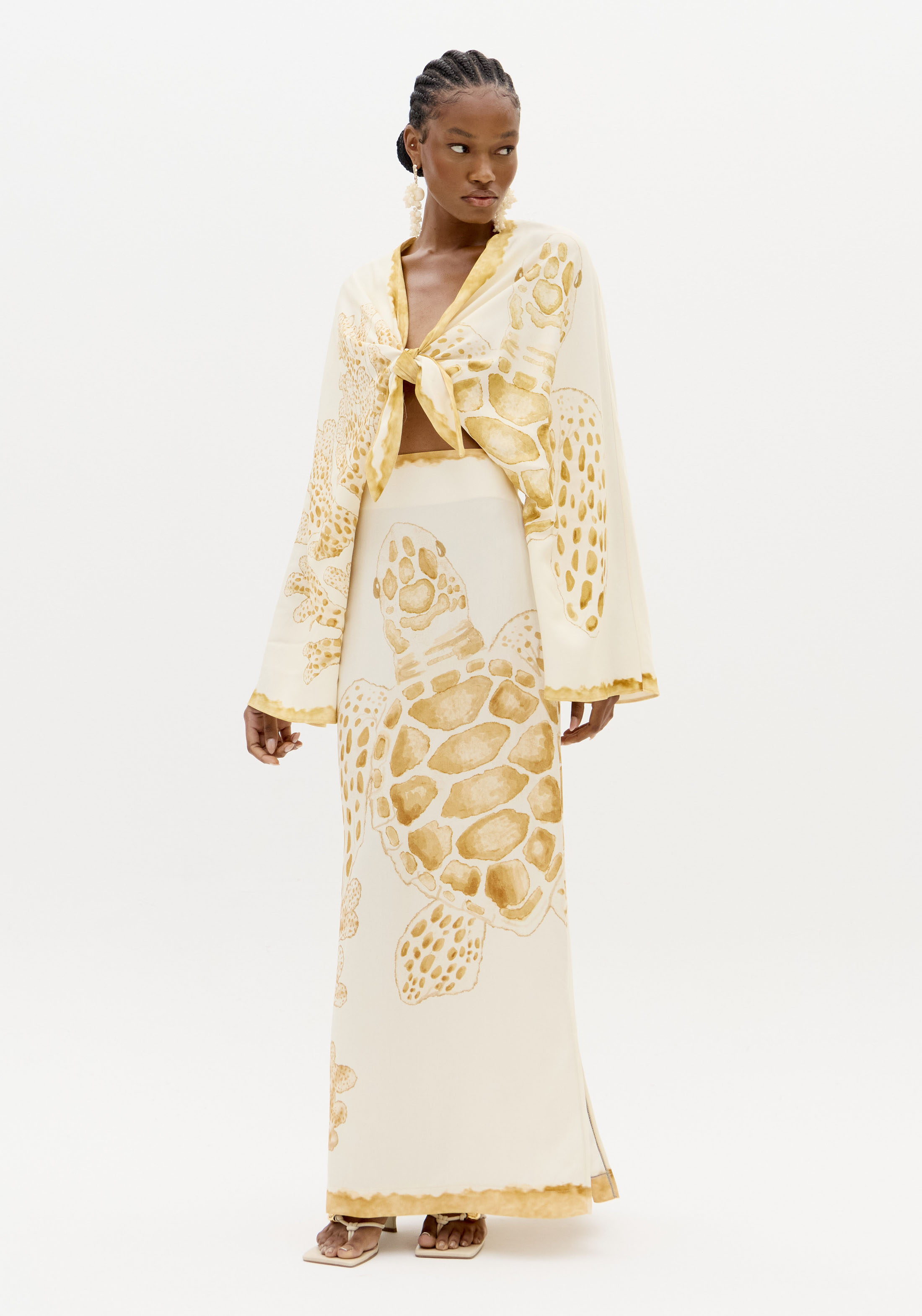 Blusa TURTLE LOCAL Branco - Lança Perfume  2