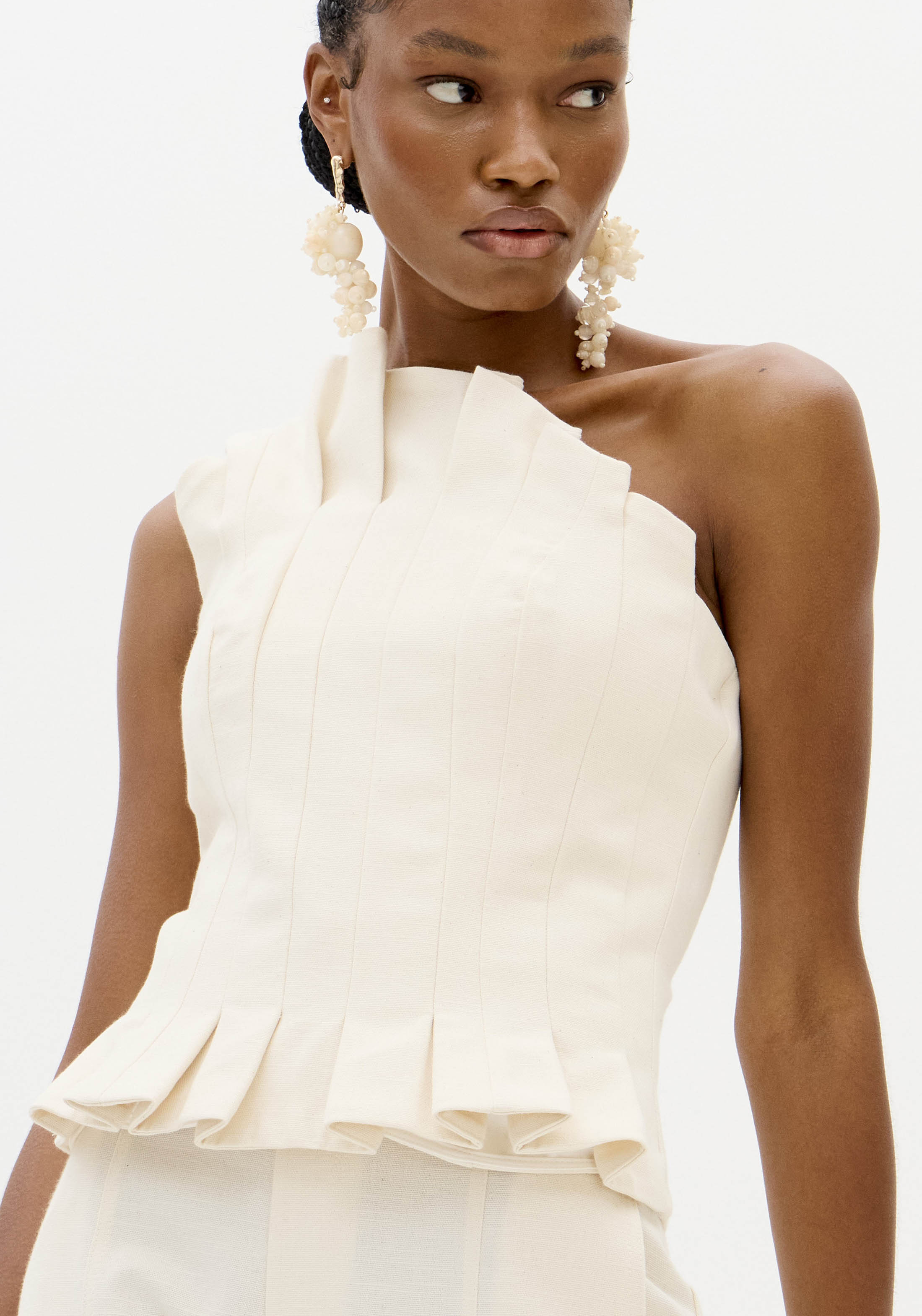 Top com Folhos Bege - Lança Perfume  5