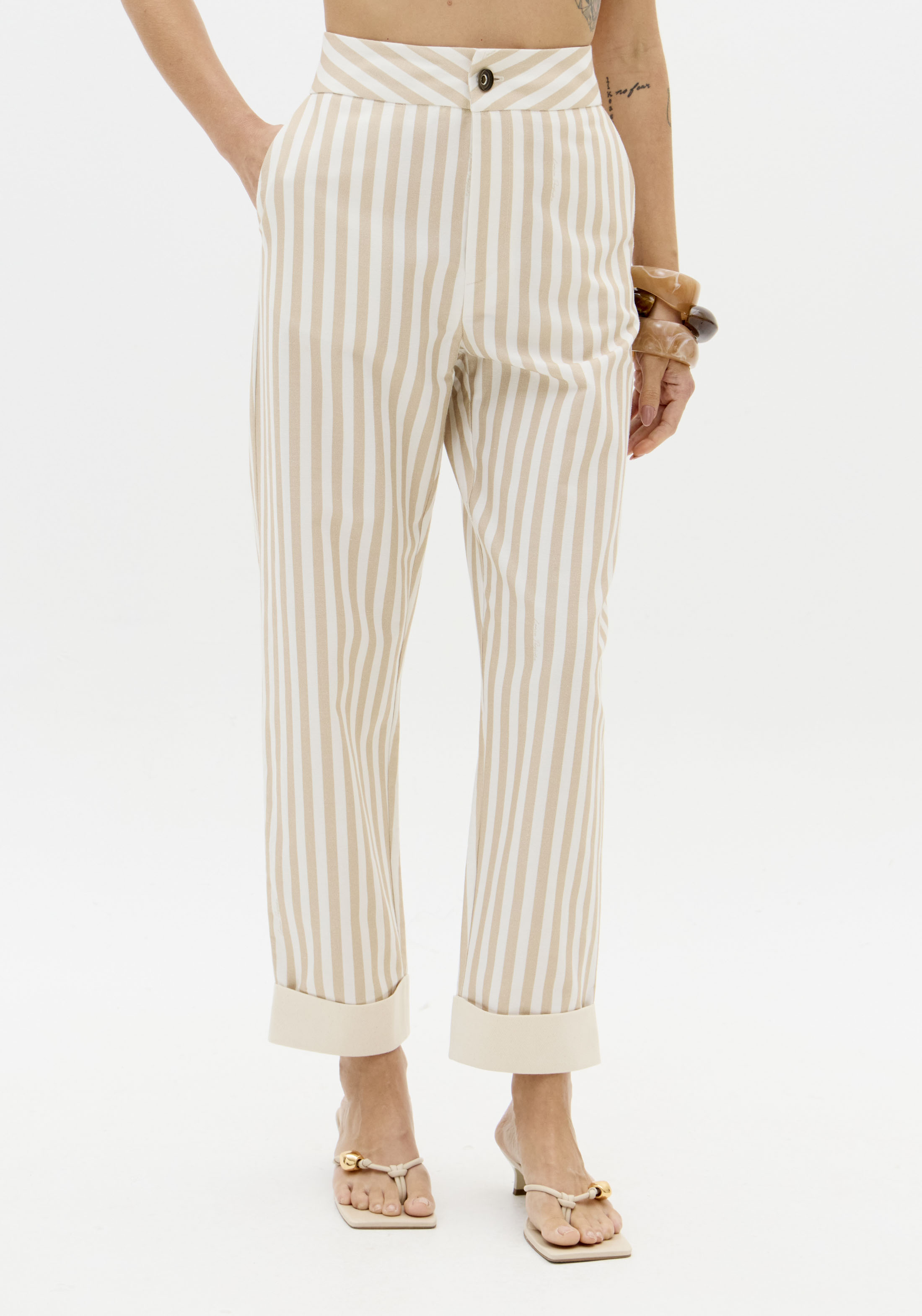 Calças com Riscas Bege e Branco - Lança Perfume  1