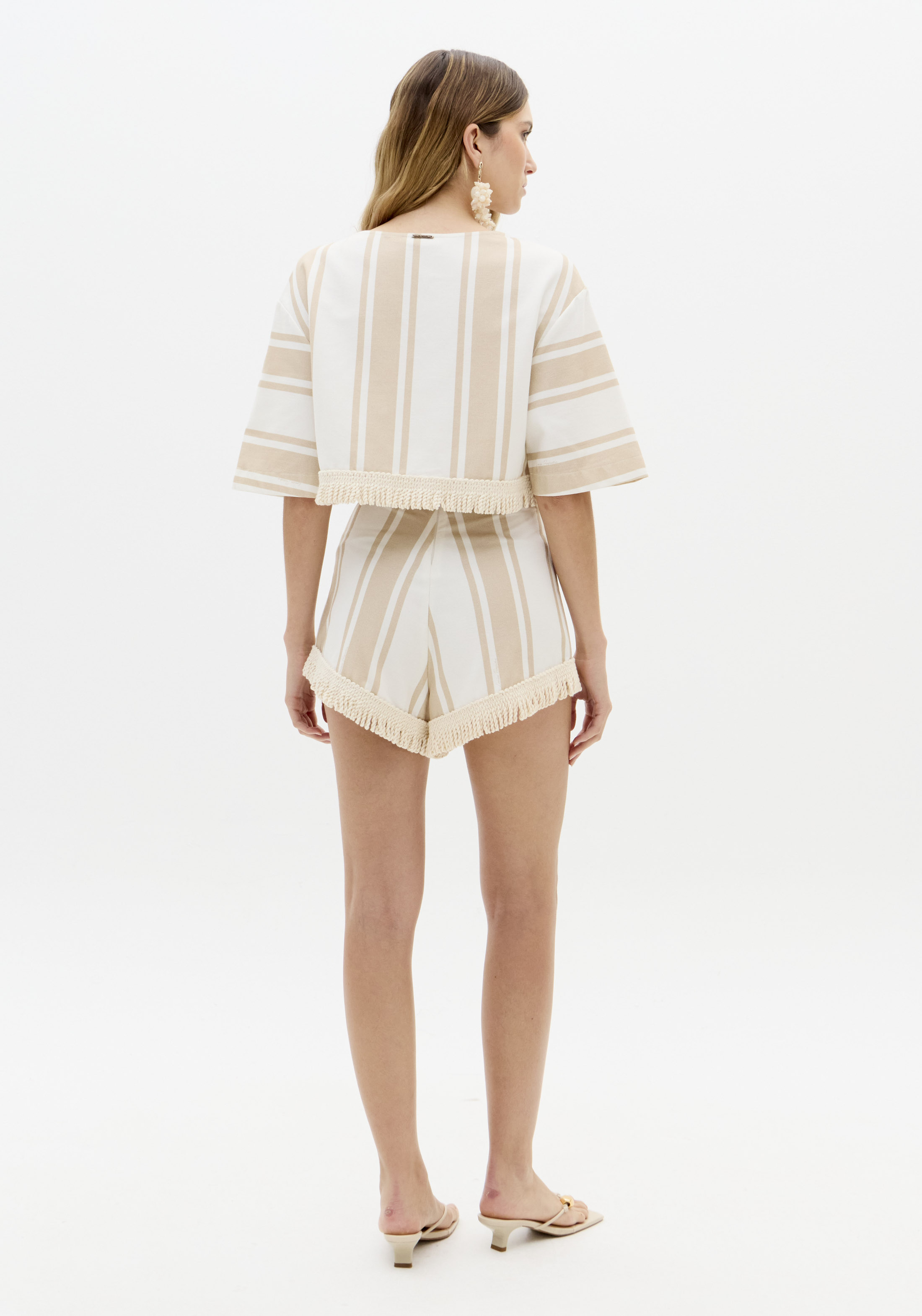 Calções Riscas Bege e Branco - Lança Perfume 4