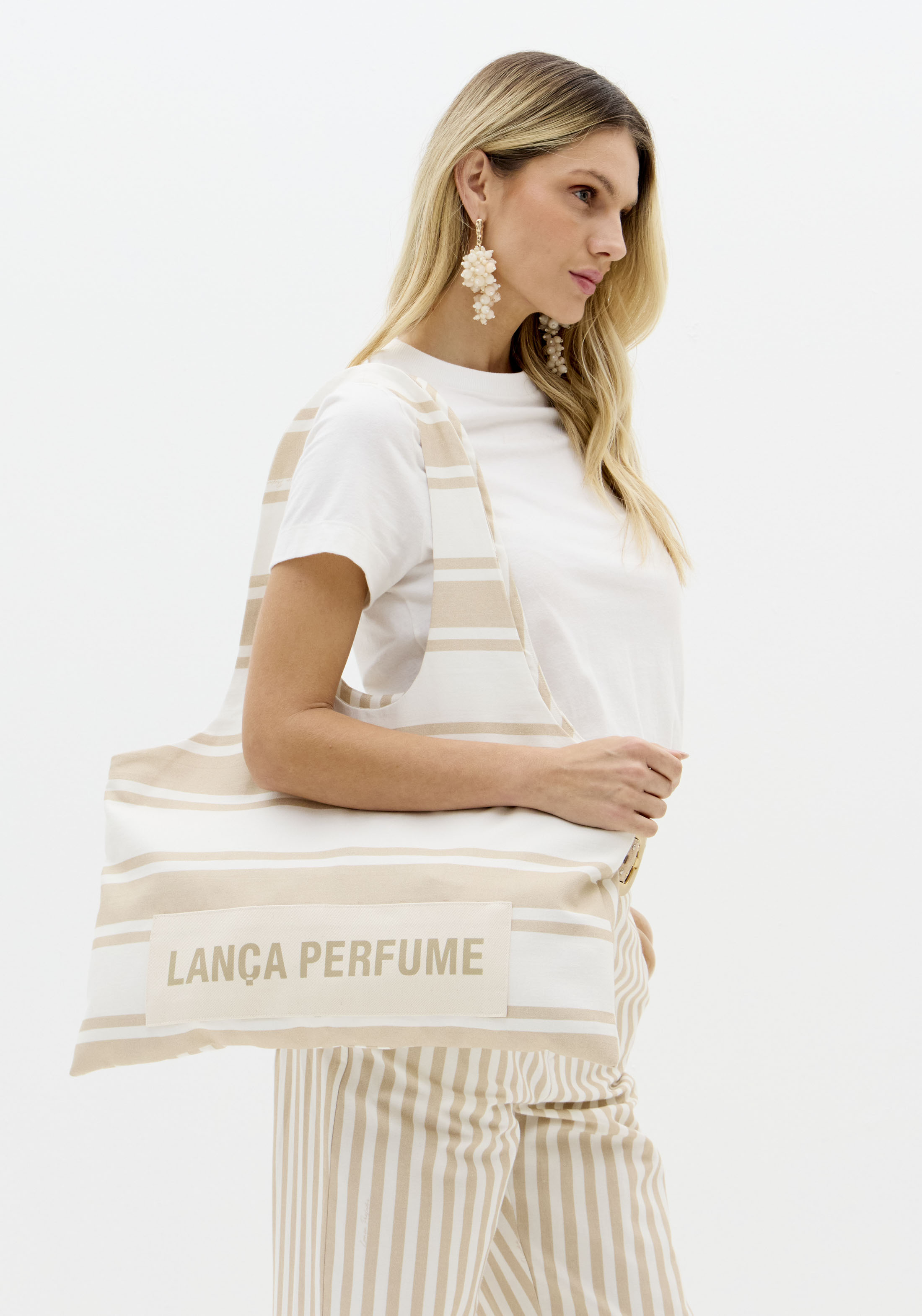 T-shirt + Mala de Ombro em Tecido Ricas Bege e Branco - Lança Perfume  1
