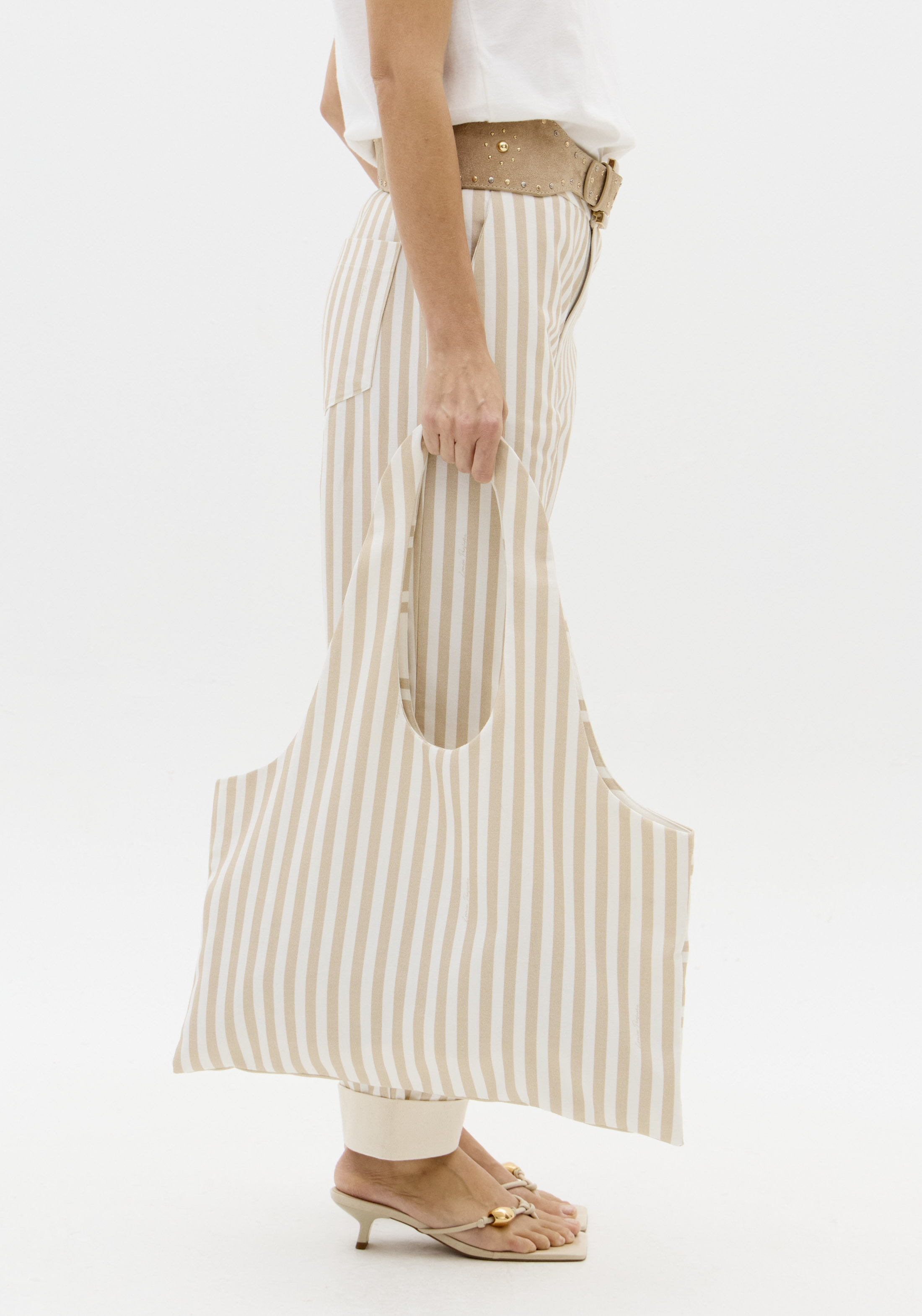 T-shirt + Mala de Ombro em Tecido Ricas Bege e Branco - Lança Perfume  6