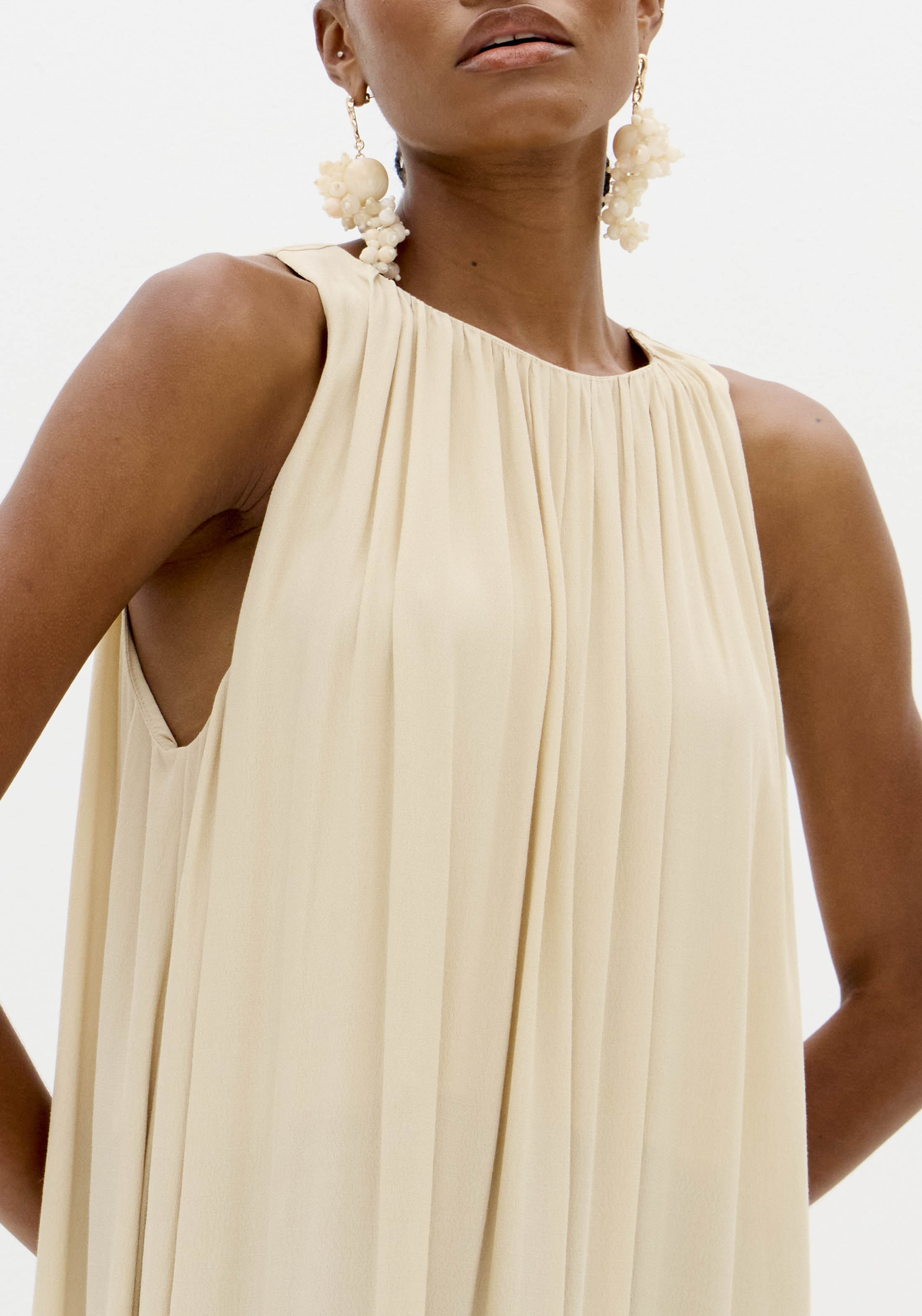 Vestido de Cavas Bege - Lança Perfume 4