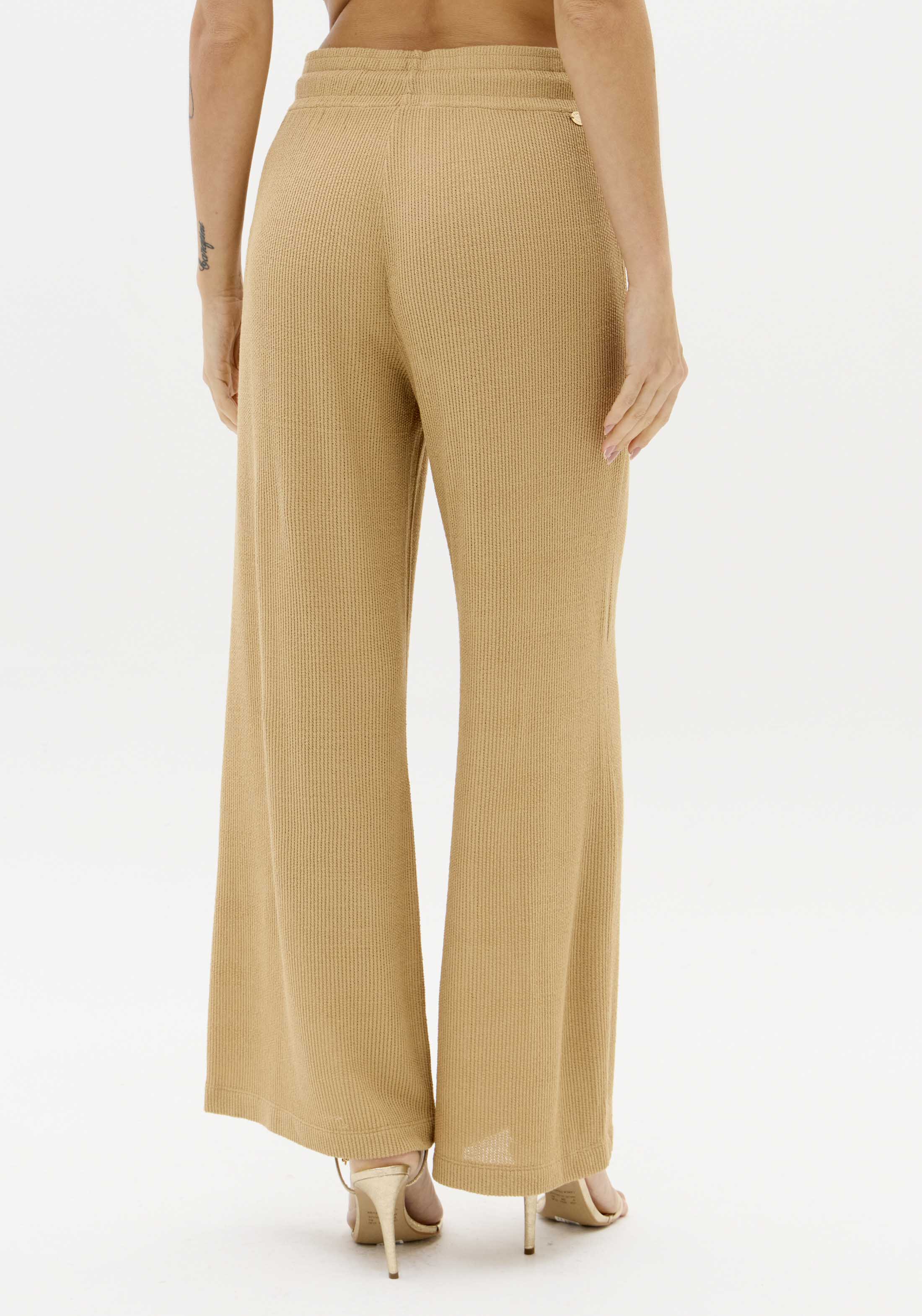 Calças Largas CROASSAINT Bege - Lança Perfume 5