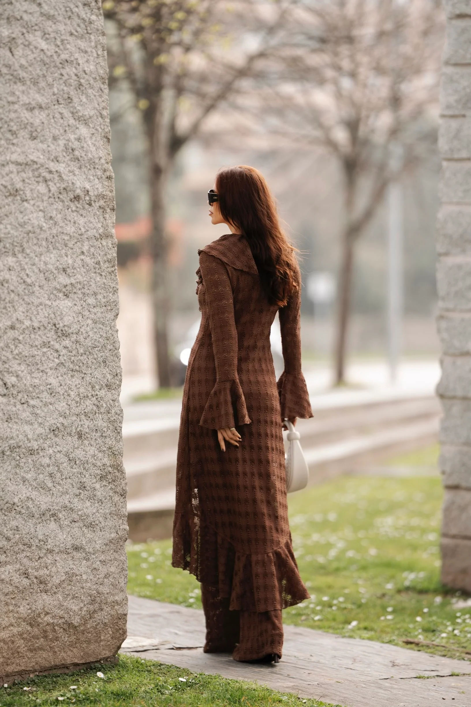 Casaco Comprido em Renda Castanho -  SAHOCO 3