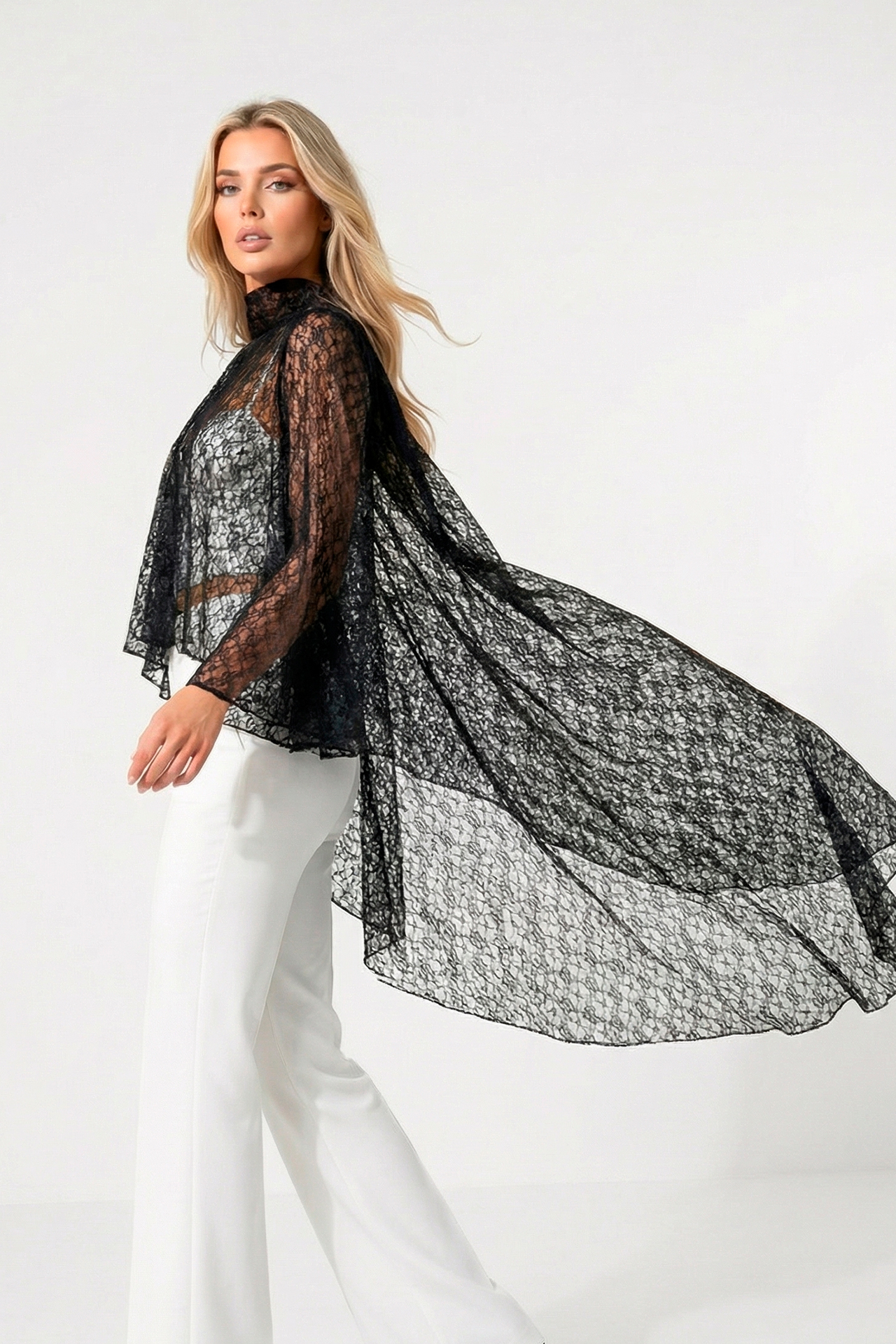 Blusa em Renda Comprida Preto - SAHOCO  1