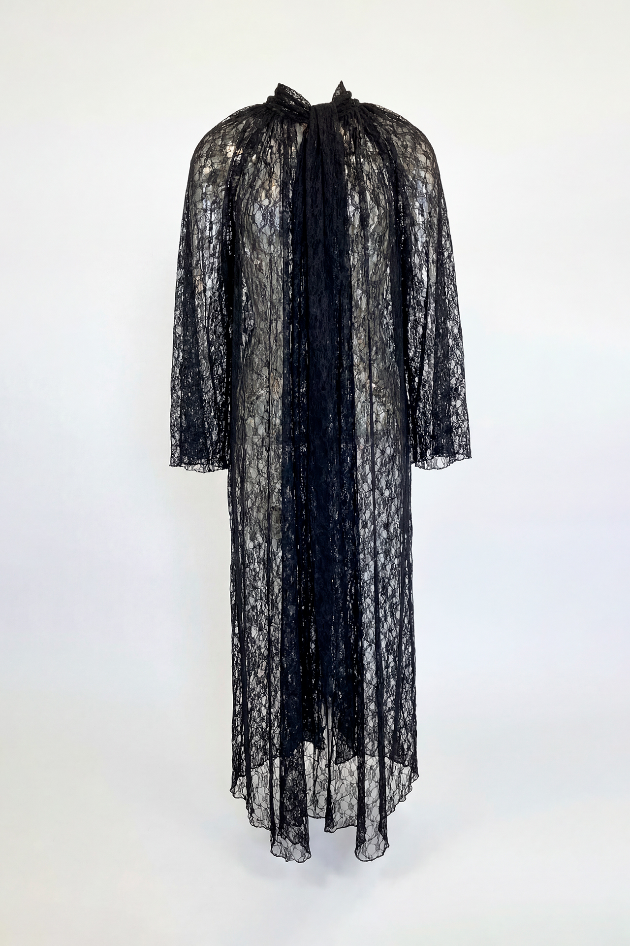 Blusa em Renda Comprida Preto - SAHOCO  3