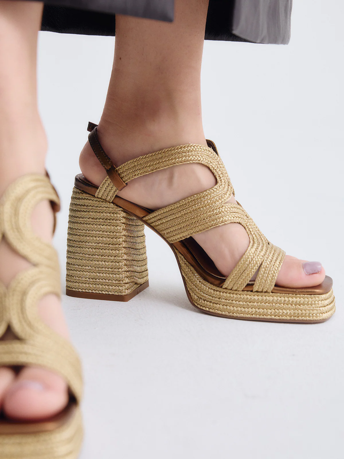 Sandália de salto Havana-077 Dourado - EXÉ 3