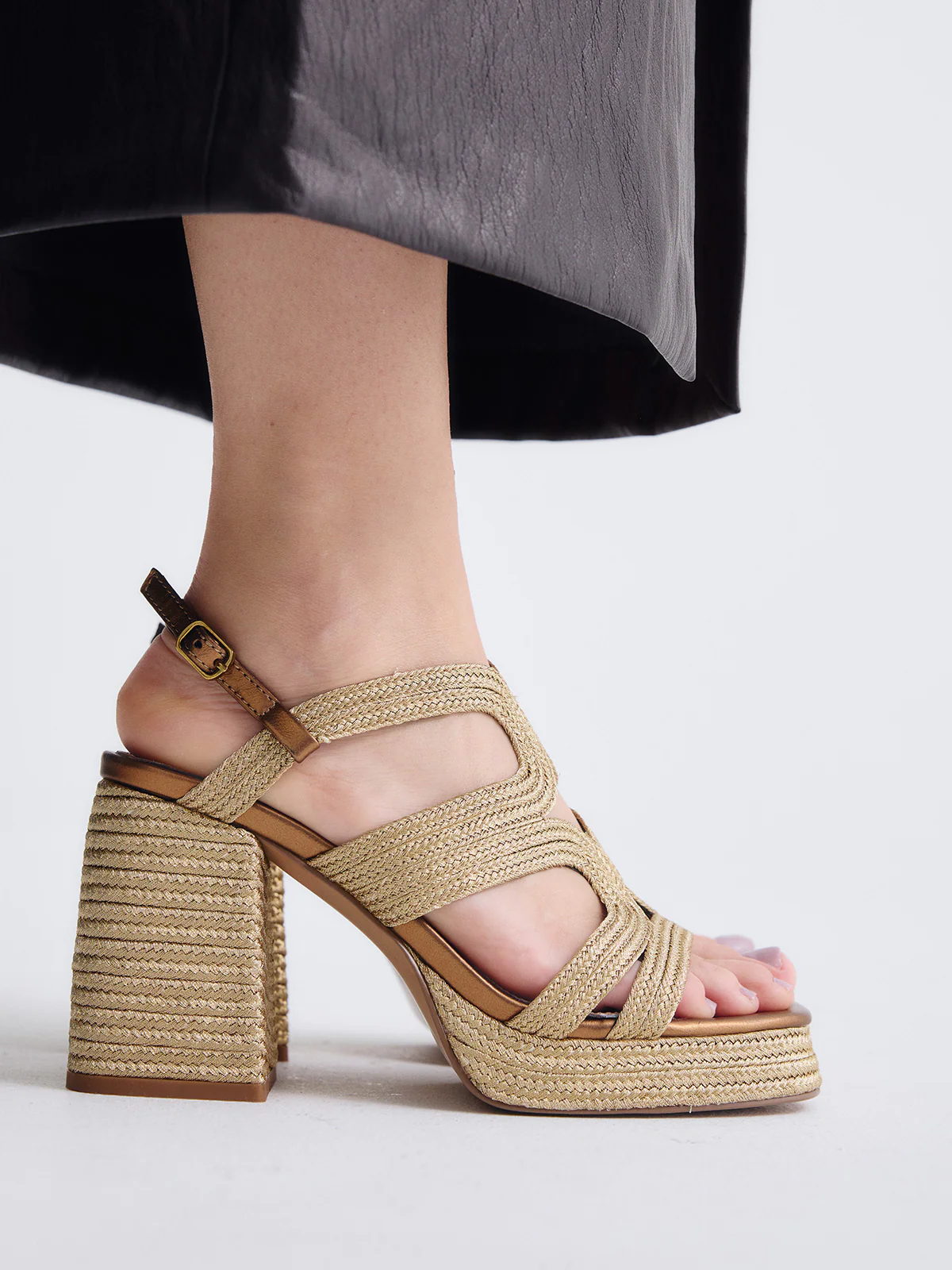 Sandália de salto Havana-077 Dourado - EXÉ 2
