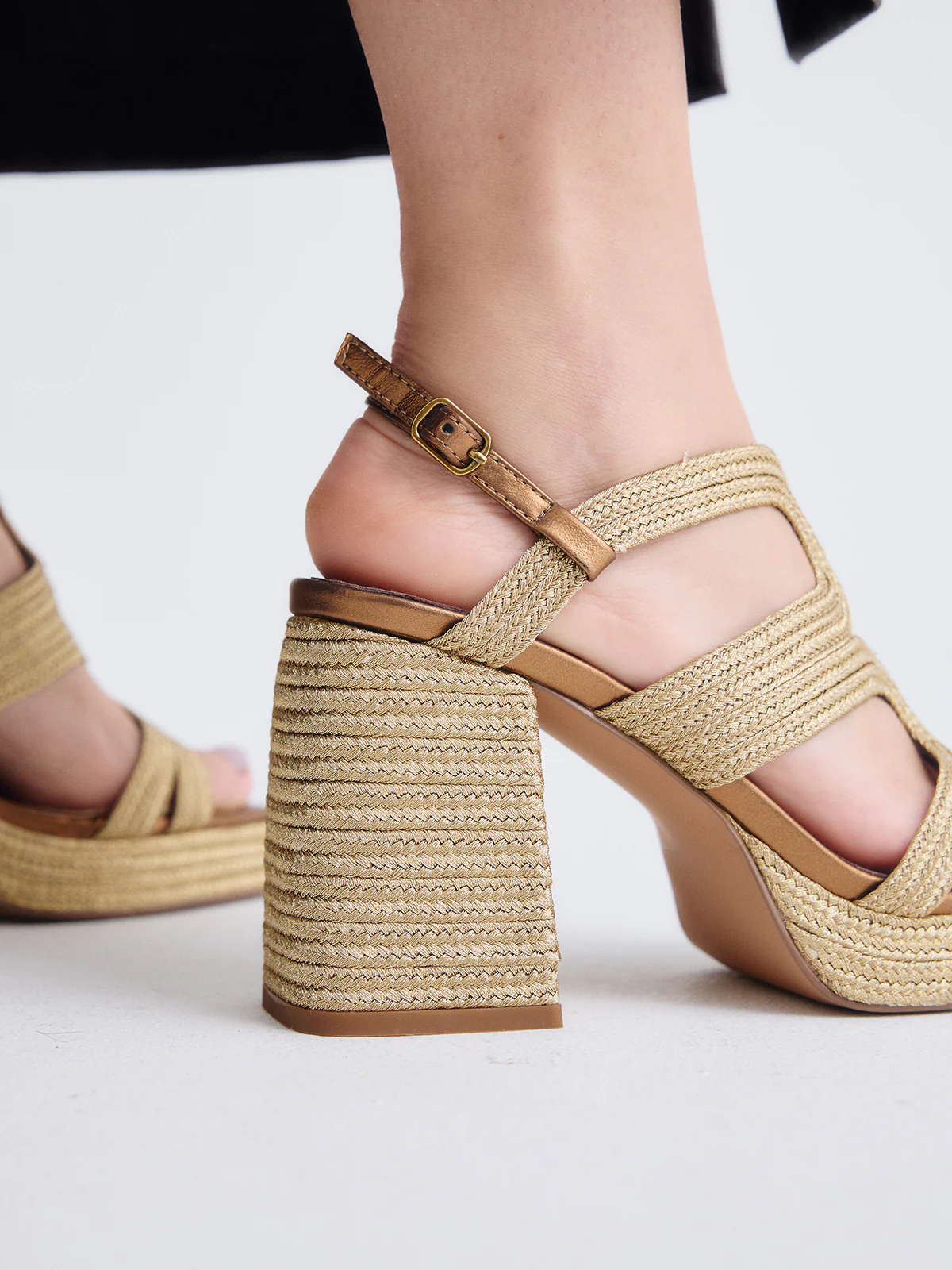 Sandália de salto Havana-077 Dourado - EXÉ 7