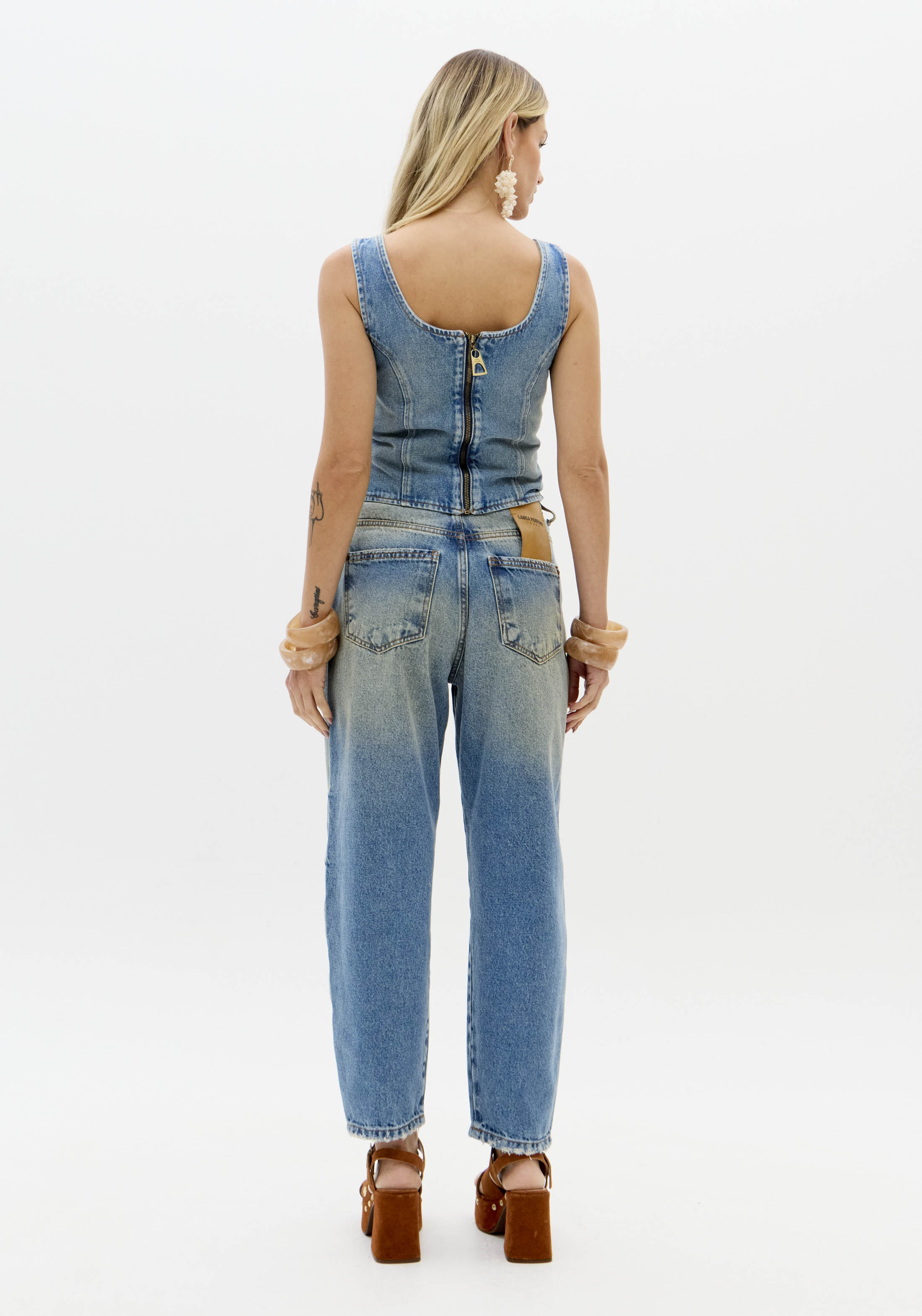 Calças em Ganga com Lavagem - Lança Perfume  4