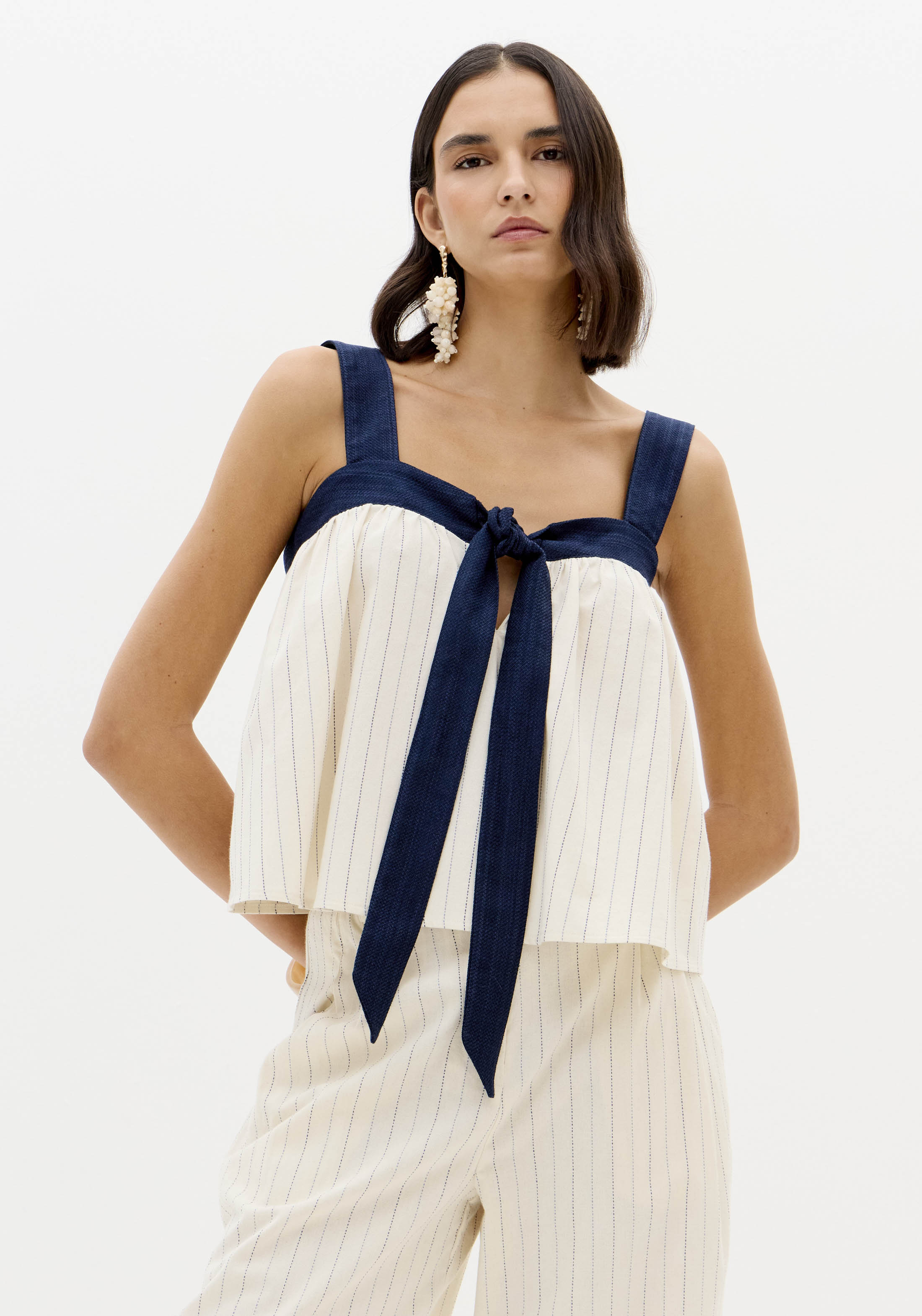 Top de Alças Bege e Risca Azul - Lança Perfume 1