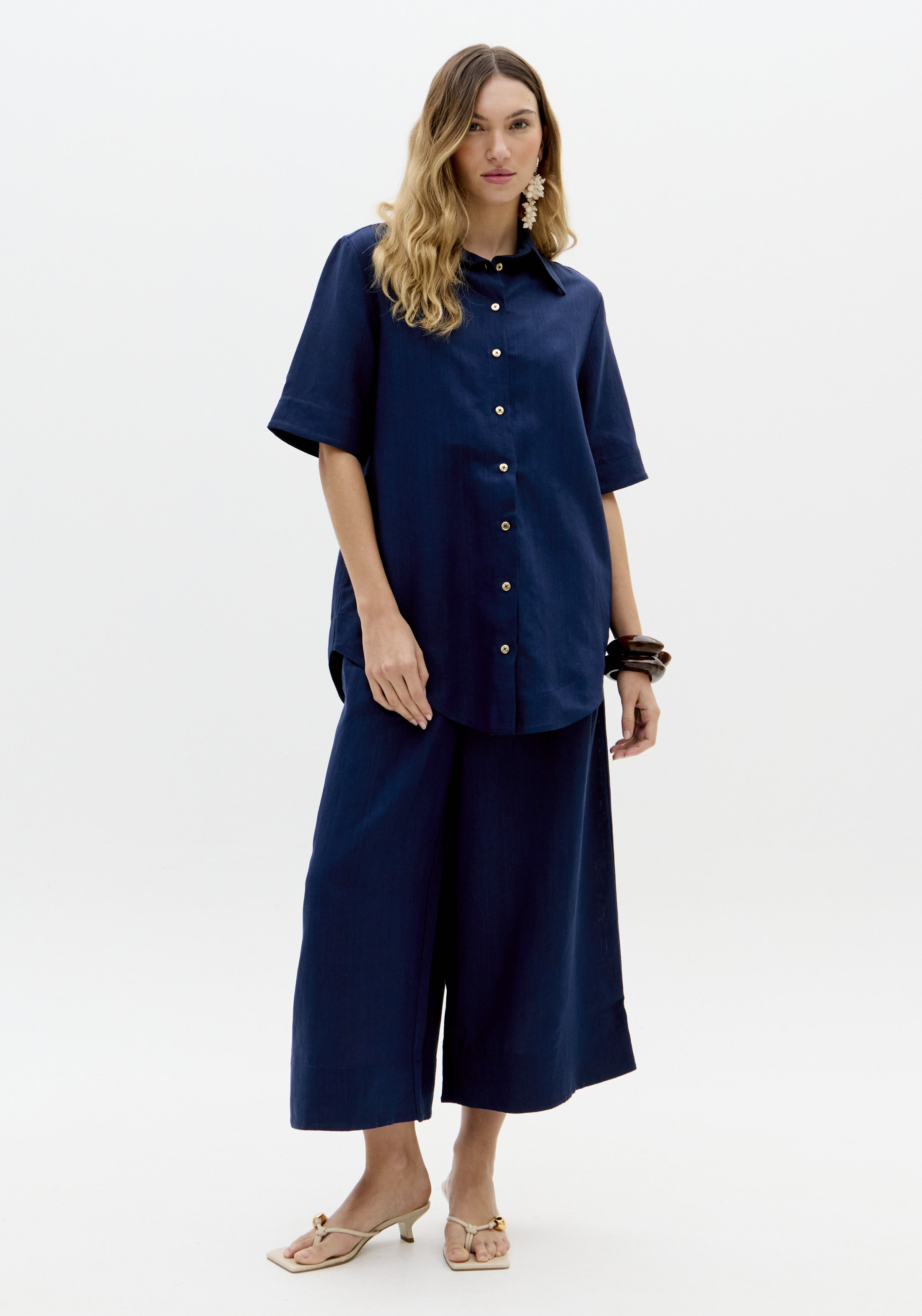 Camisa em Linho Azul Escuro - Lança Perfume 3