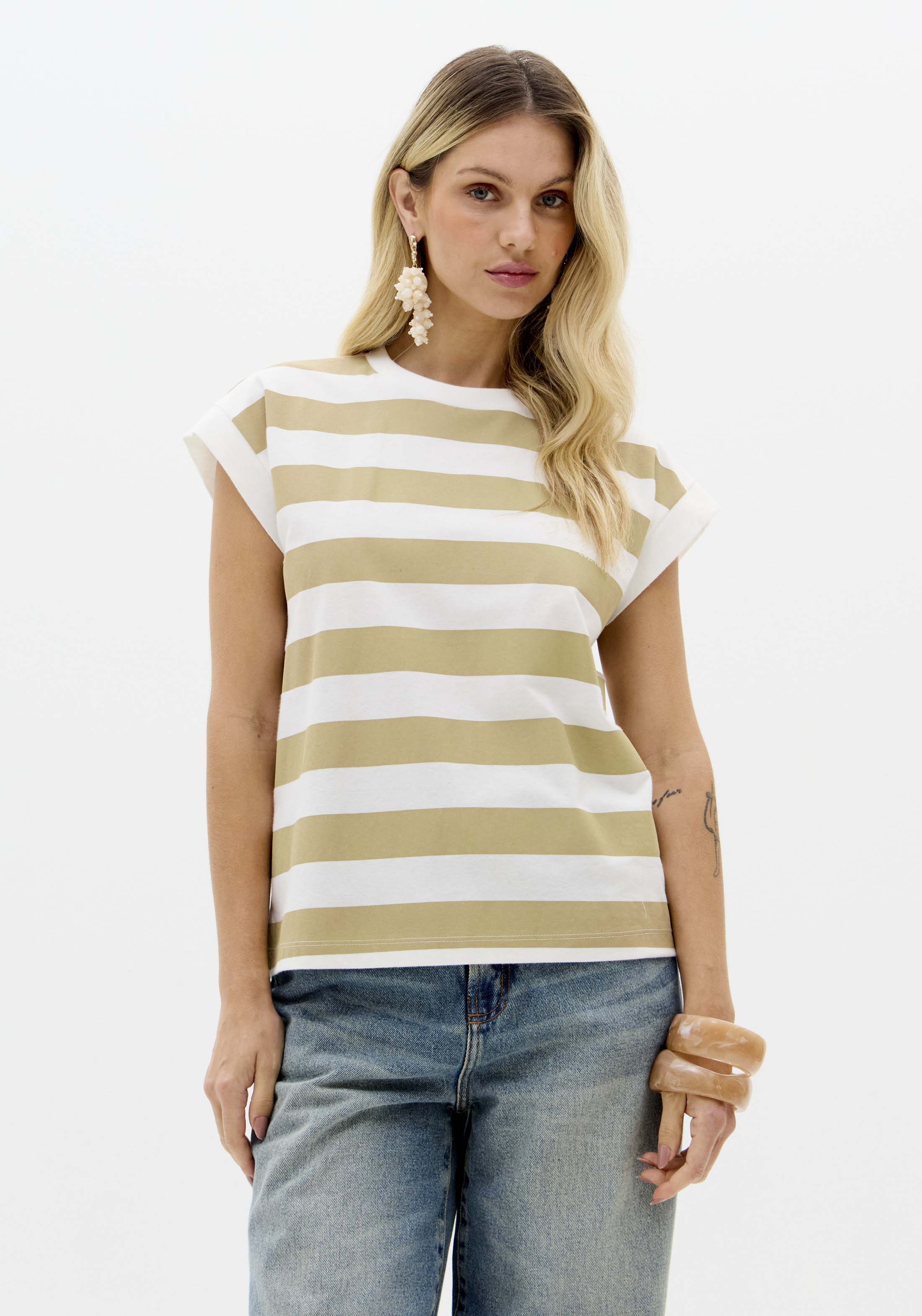 T-shirt com Riscas Bege e Branco - Lança Perfume  1