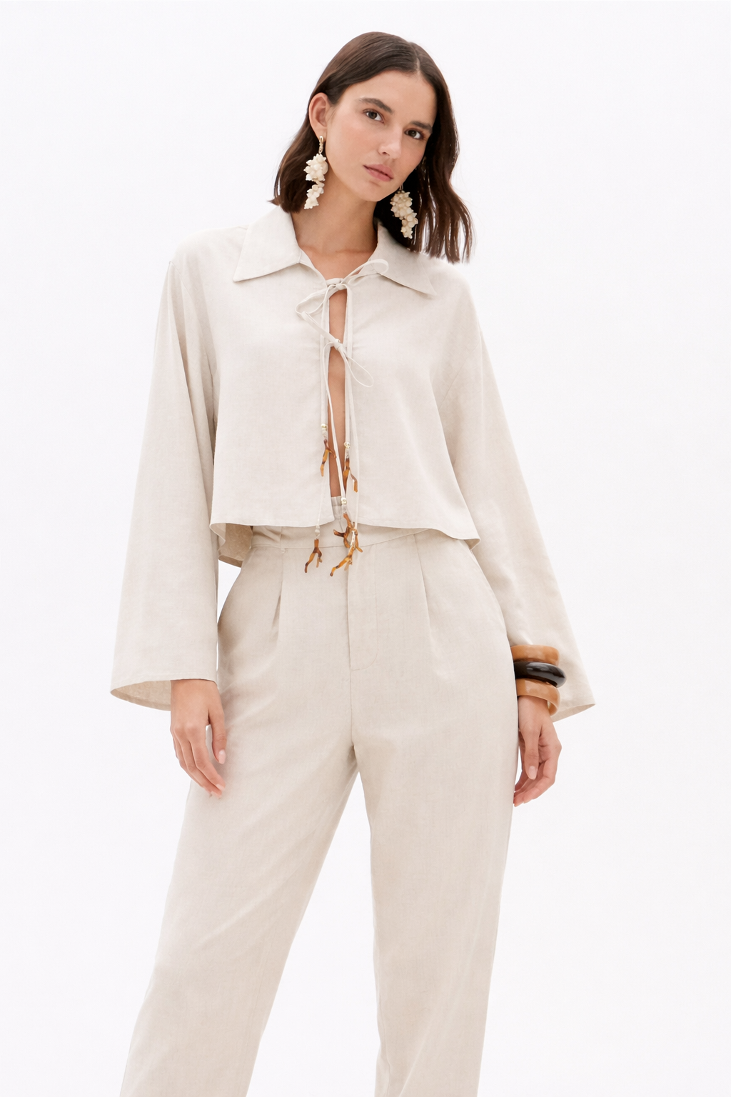 Camisa em Linho com Laçada Bege - Lança Perfume  1