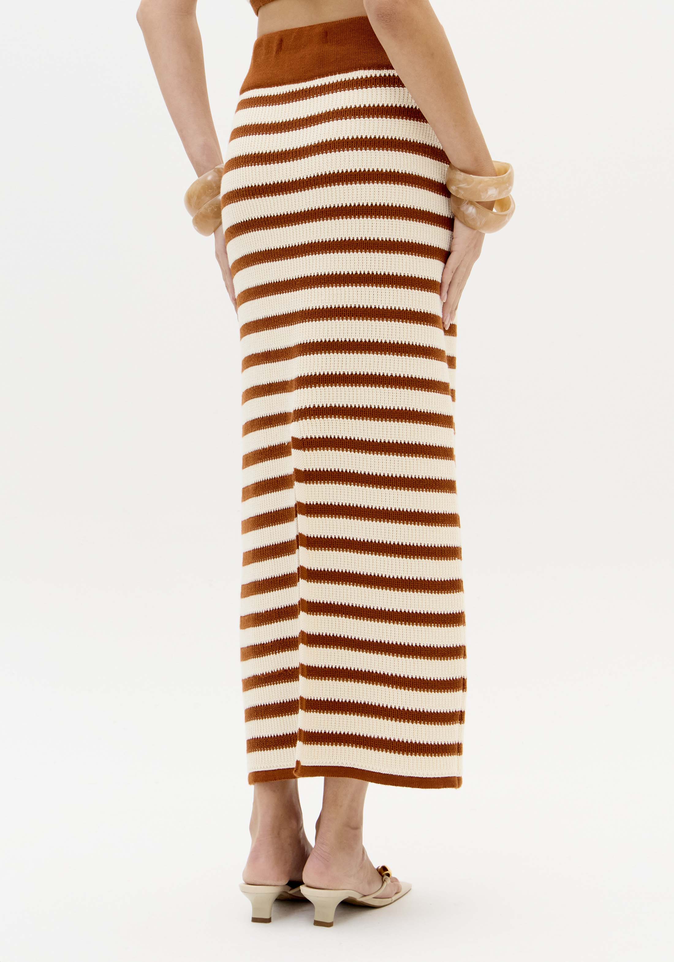 Saia Comprida em Tricô Camel e Bege - Lança Perfume 4
