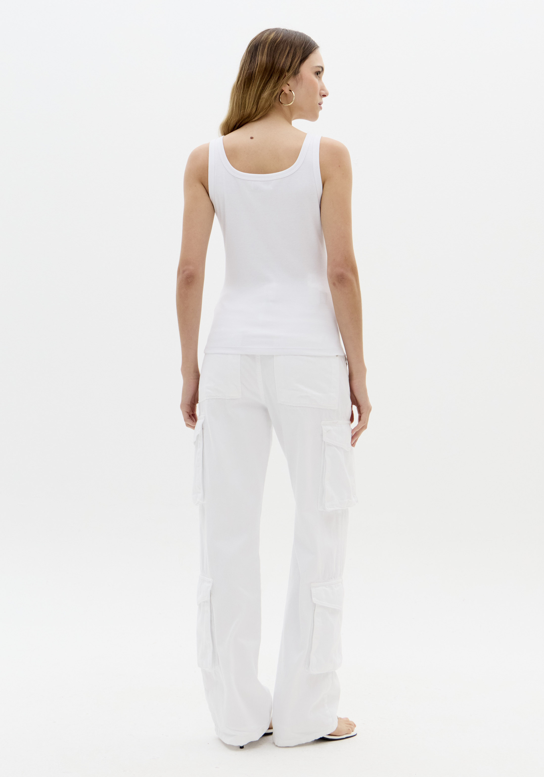 Top de Cavas com Pendentes Branco - Lança Perfume  3