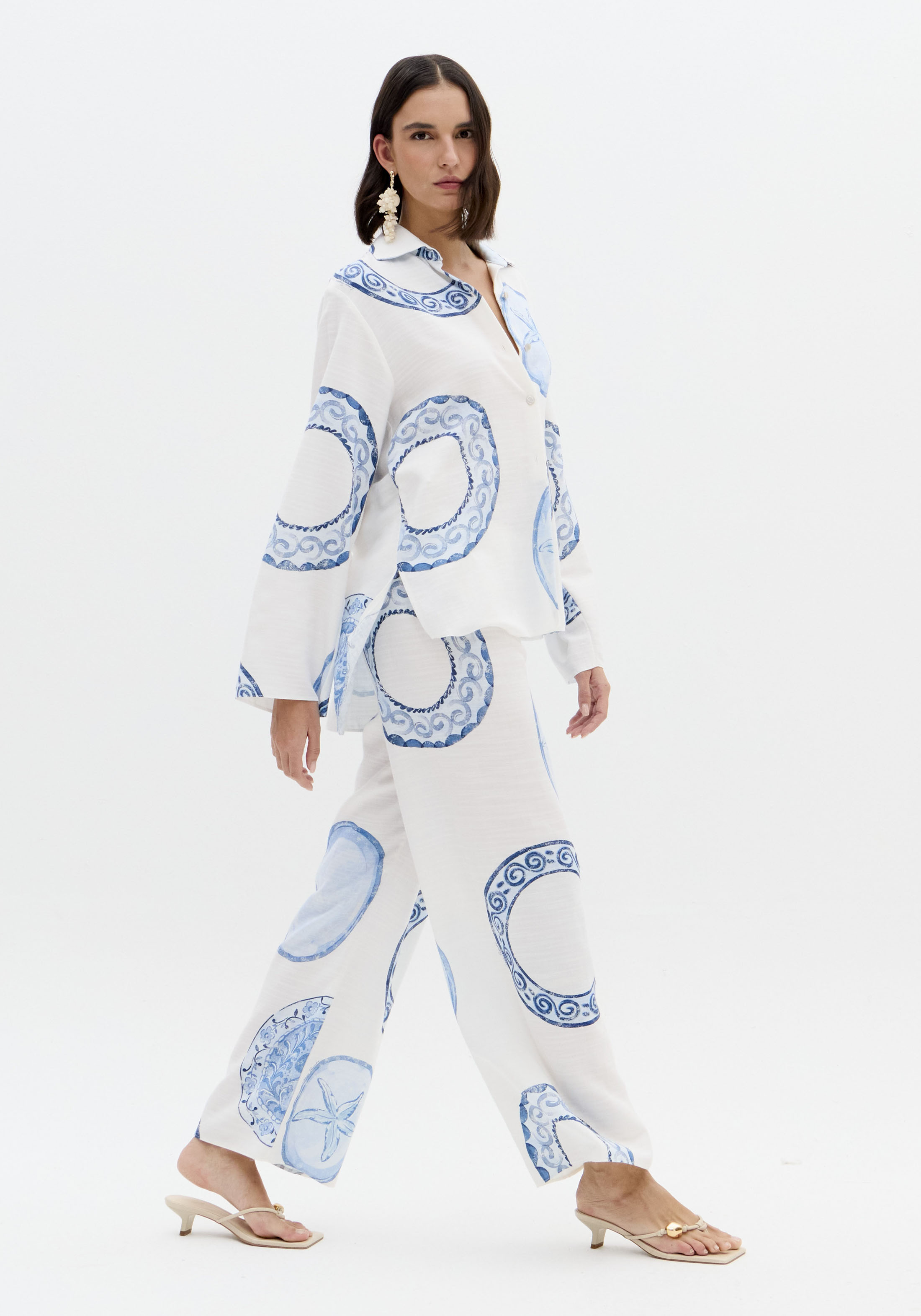 Calças Largas BLUE BREEZE Branco e Azul - Lança Perfume 3