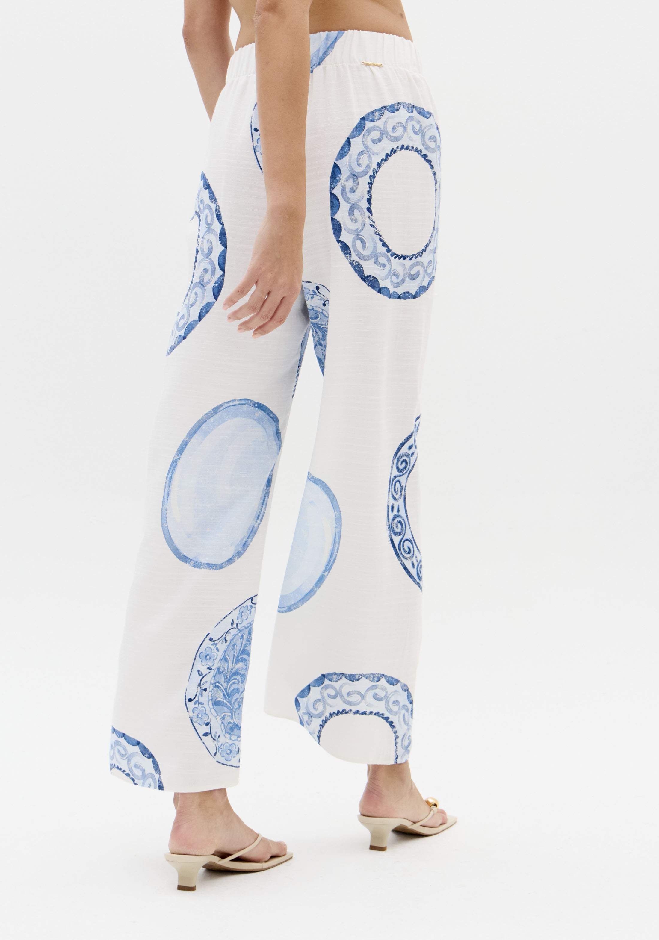 Calças Largas BLUE BREEZE Branco e Azul - Lança Perfume 5