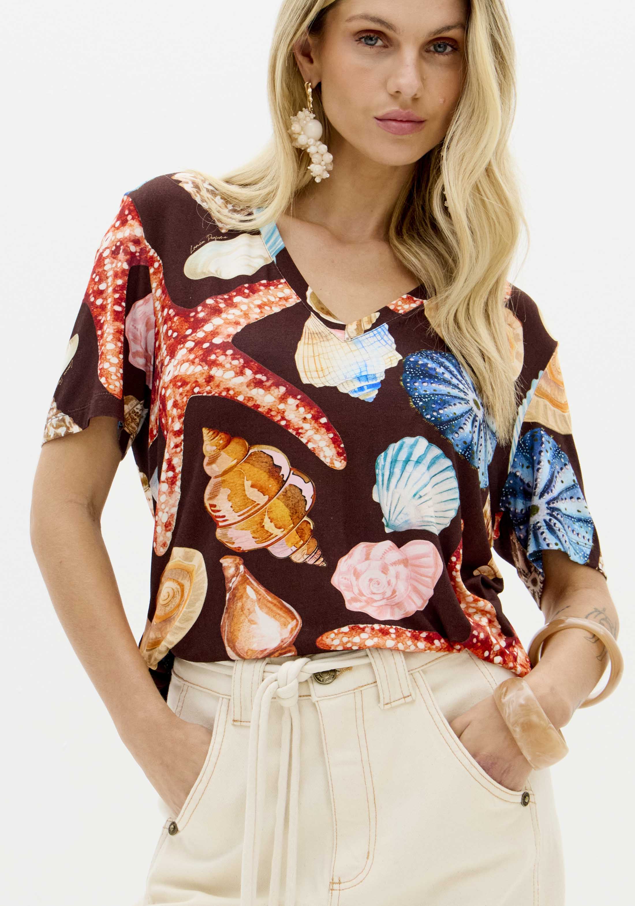 T-shirt Conchas SEA SUMMER Castanho - Lança Perfume 1