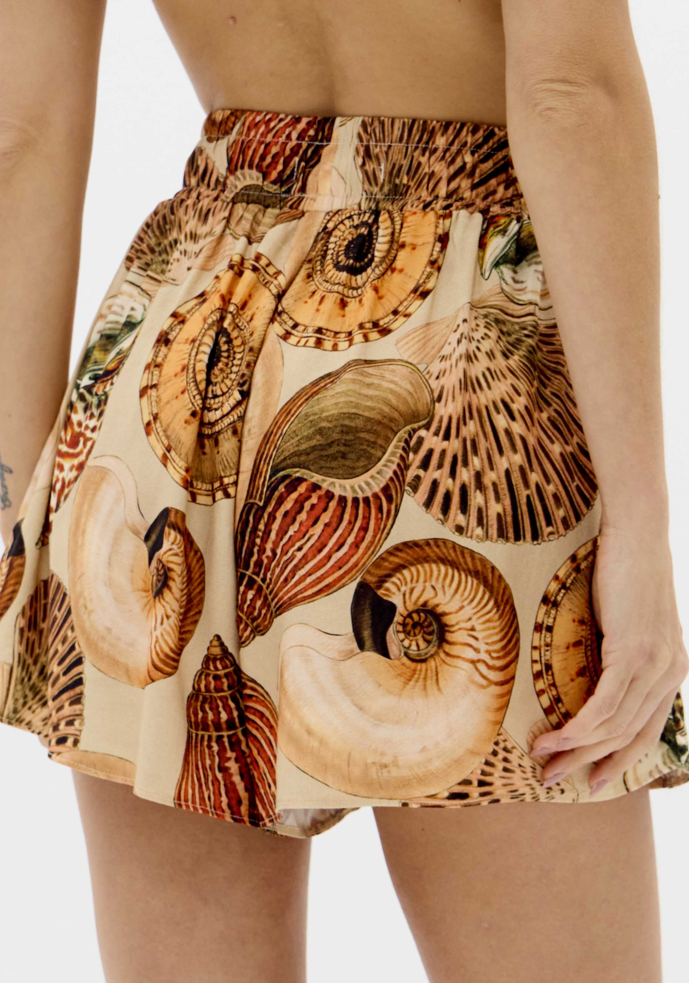 Calções Estampados SHELLIS Bege - Lança Perfume  5