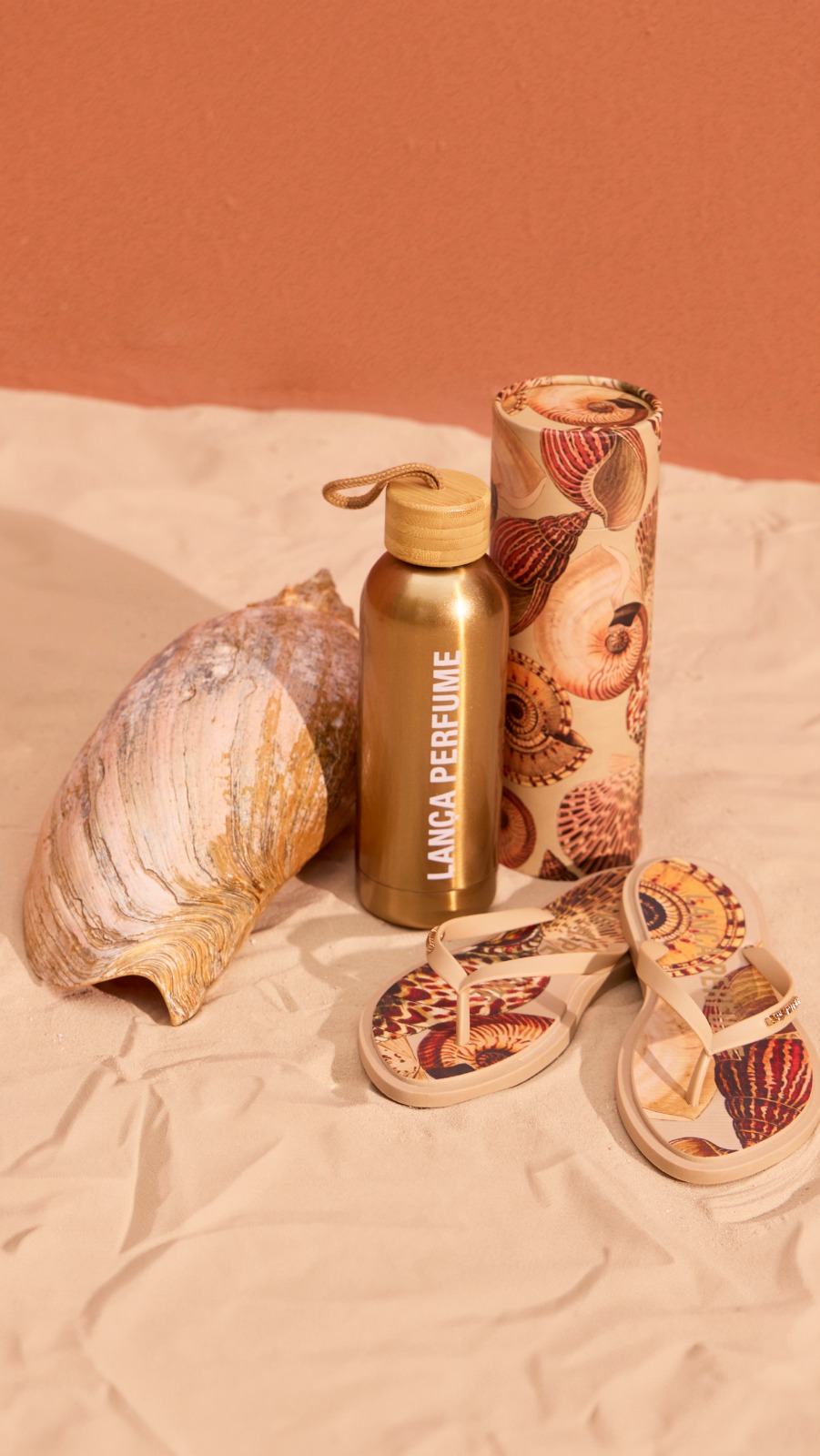 Chinelo Estampado SHELLIS Bege - Lança Perfume  5