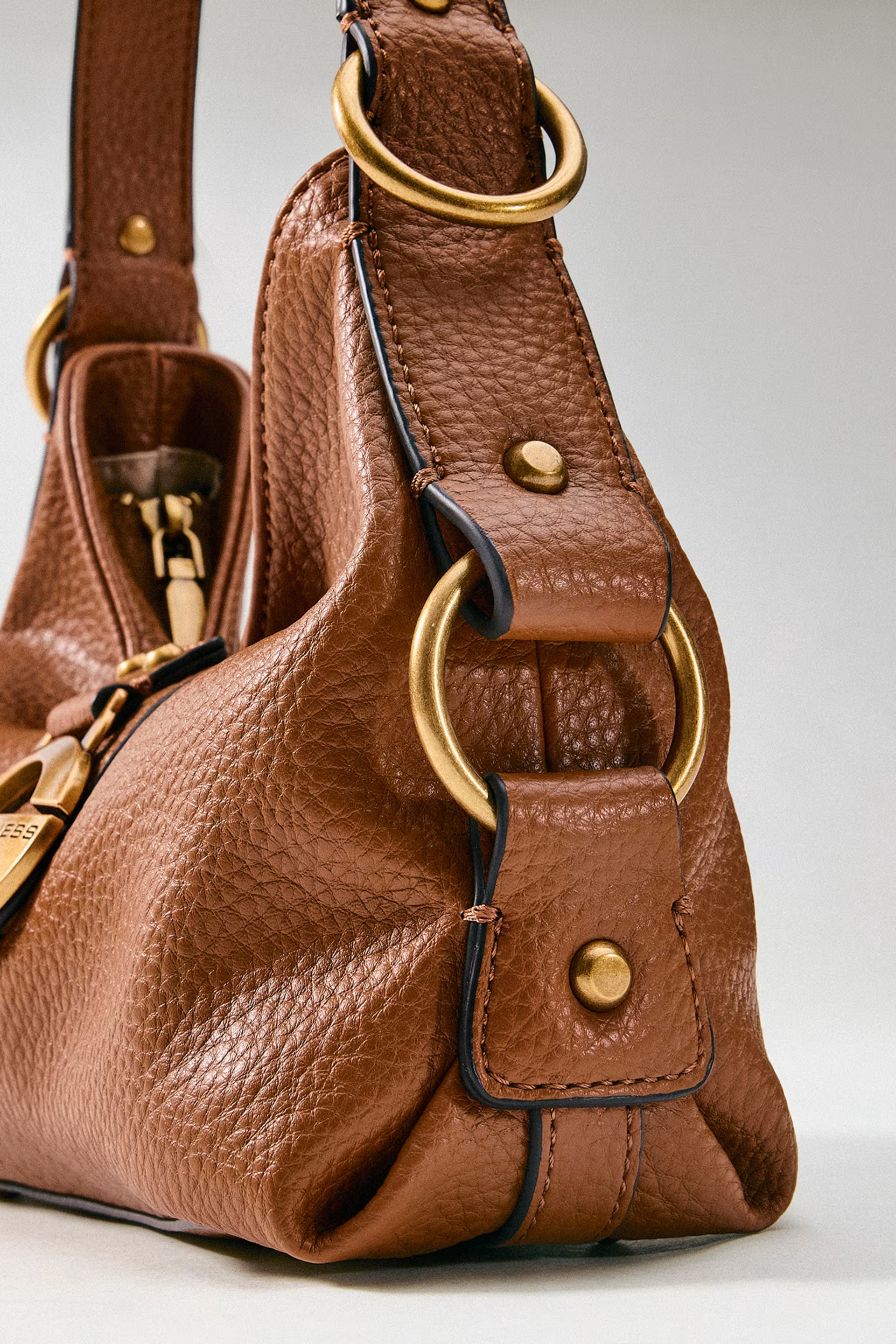 Mala de Ombro Pequena CAMDEN Camel - Guess  5