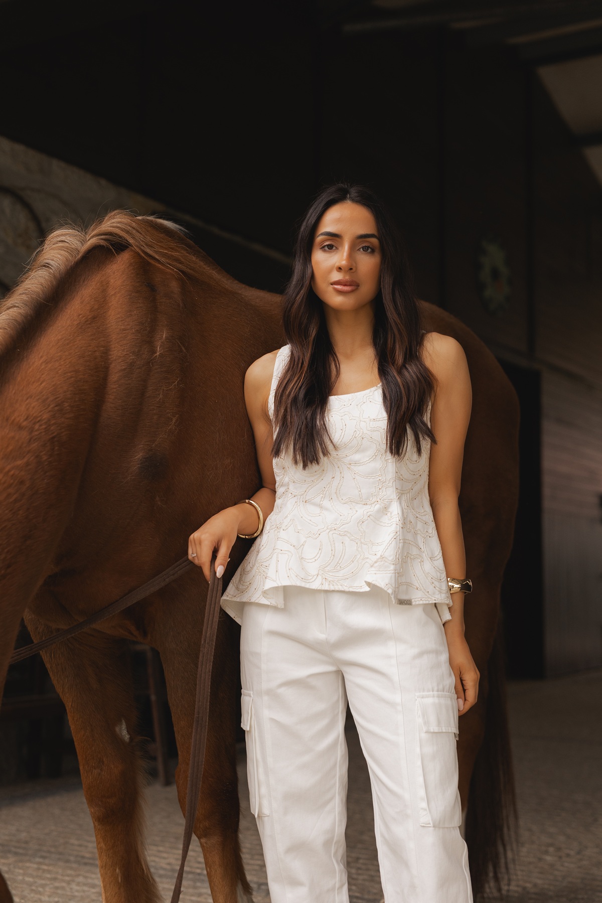 Top Assimétrico Bordado com Lantejoulas Branco - SAHOCO  1