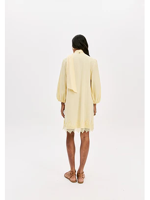 Vestido Curto em Linho Amarelo - Lança Perfume