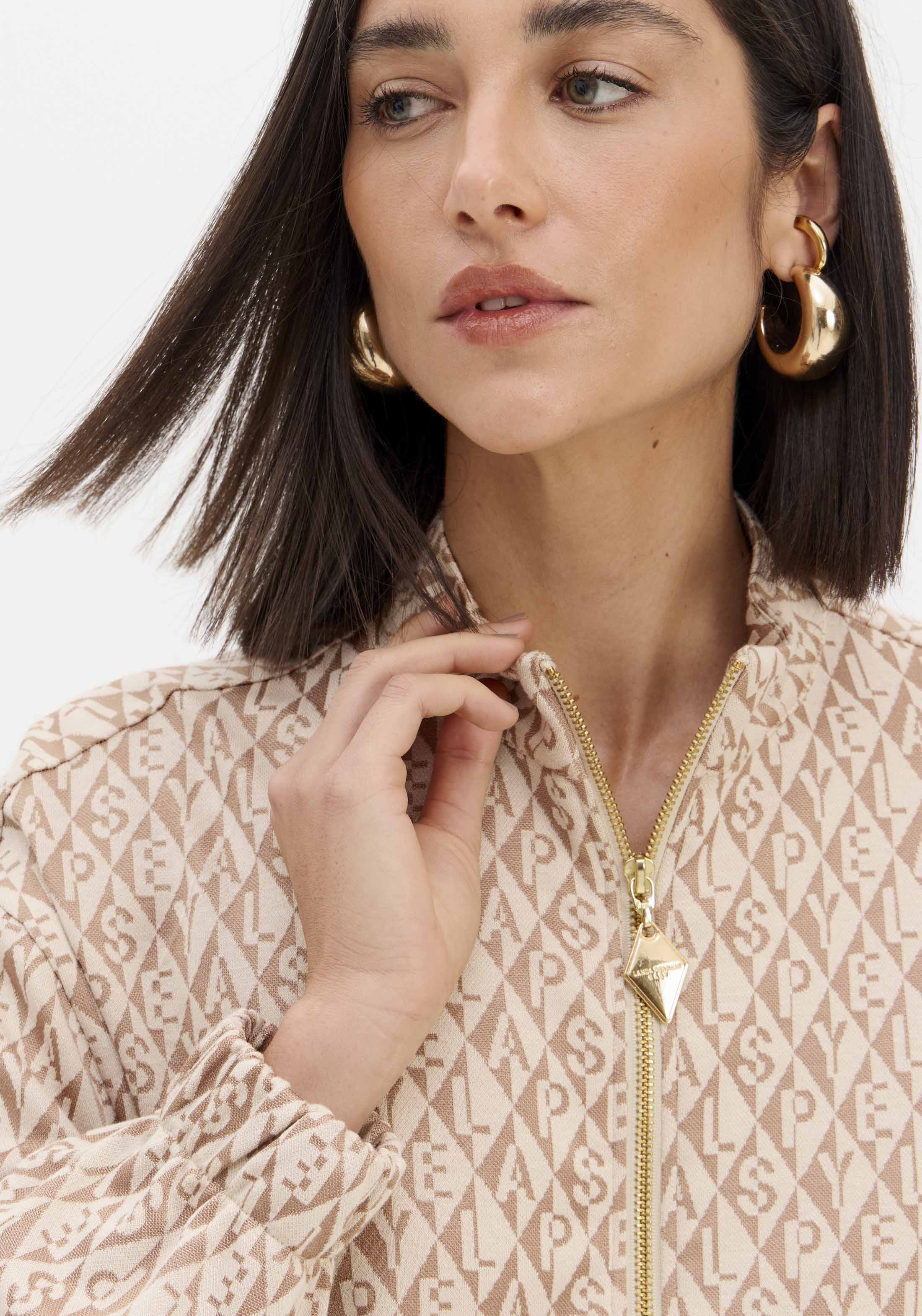 Casaco Monograma Bege - Lança Perfume 2