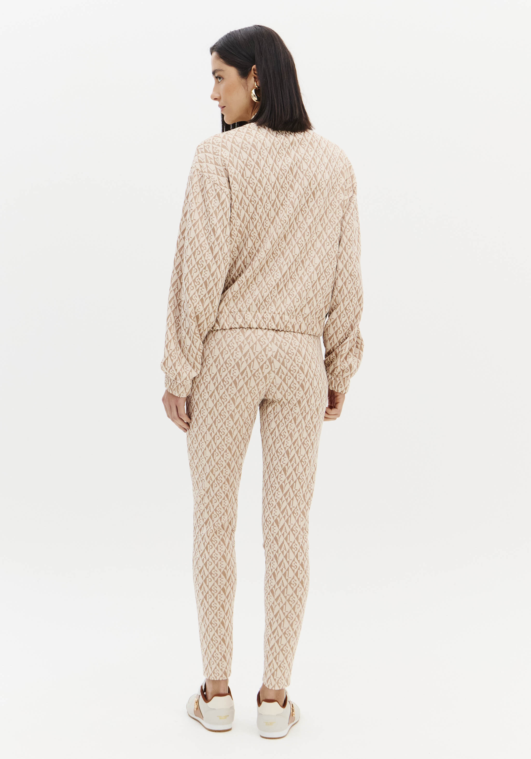 Casaco Monograma Bege - Lança Perfume 3