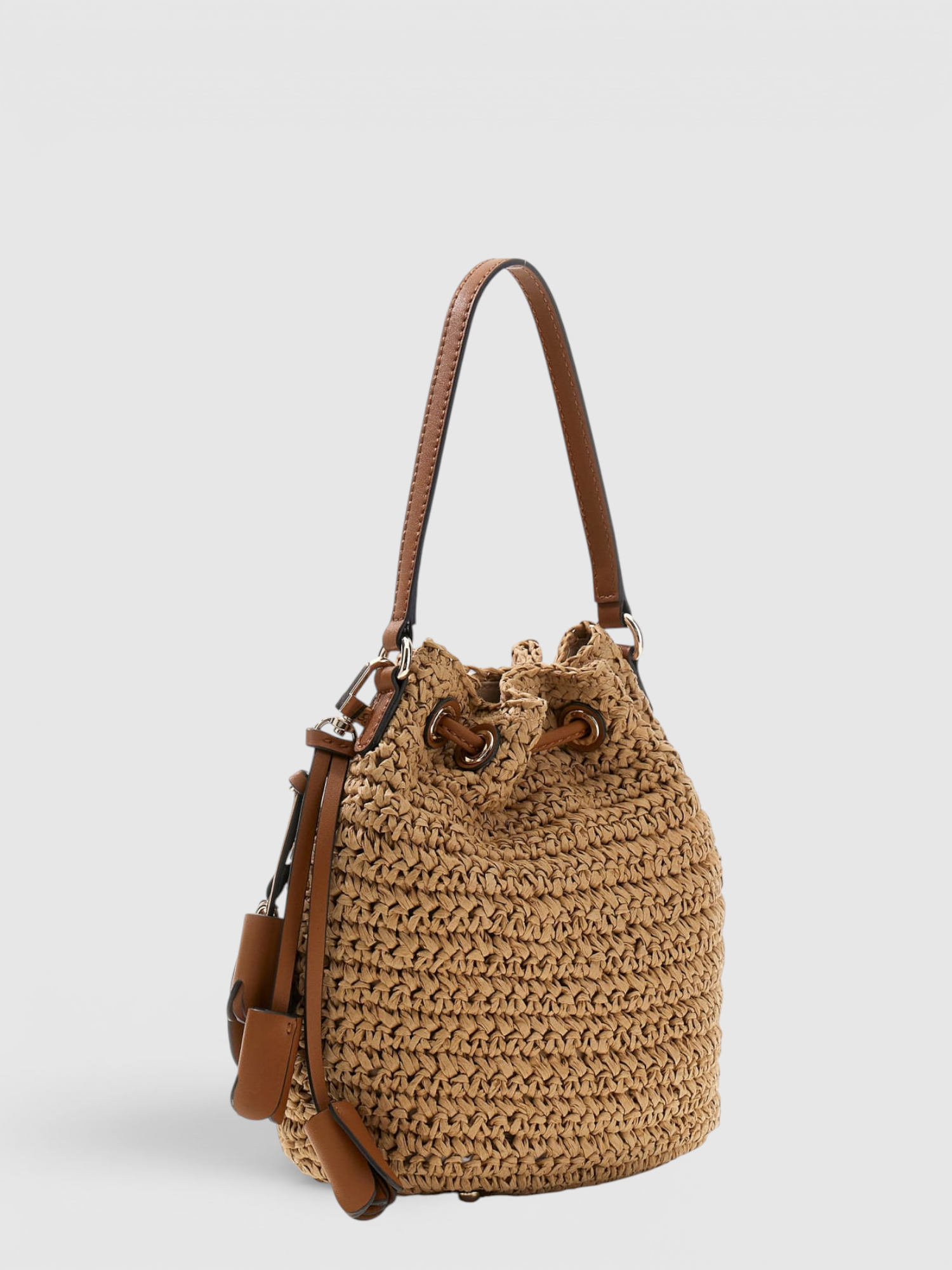 Mala Bucket OFELIA em Ráfia Camel - Guess  2