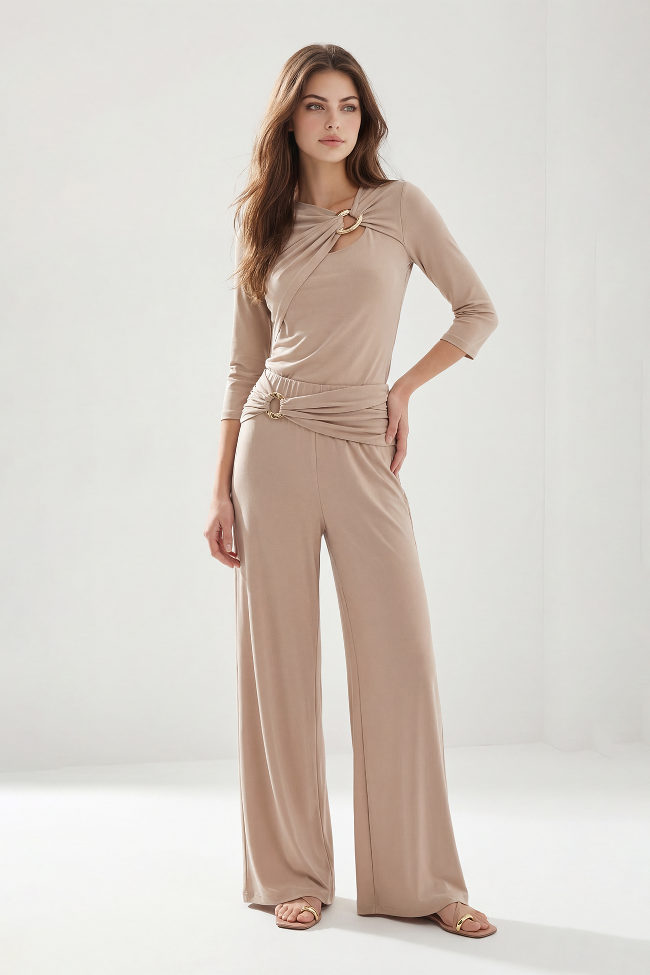 Calças Largas com Aplicação Bege - SAHOCO 2