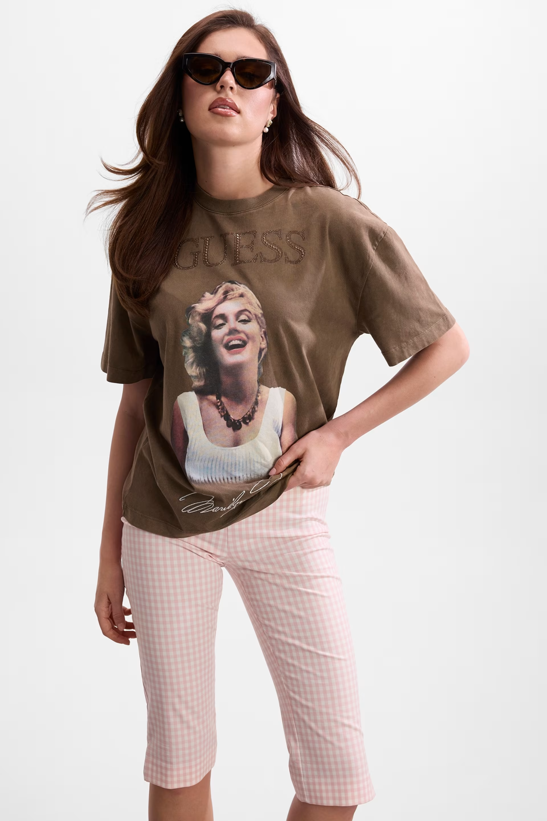 T-shirt 𝗠𝗔𝗥𝗜𝗟𝗬𝗡 𝗠𝗢𝗡𝗥𝗢𝗘 Smile Castanho - Guess 3