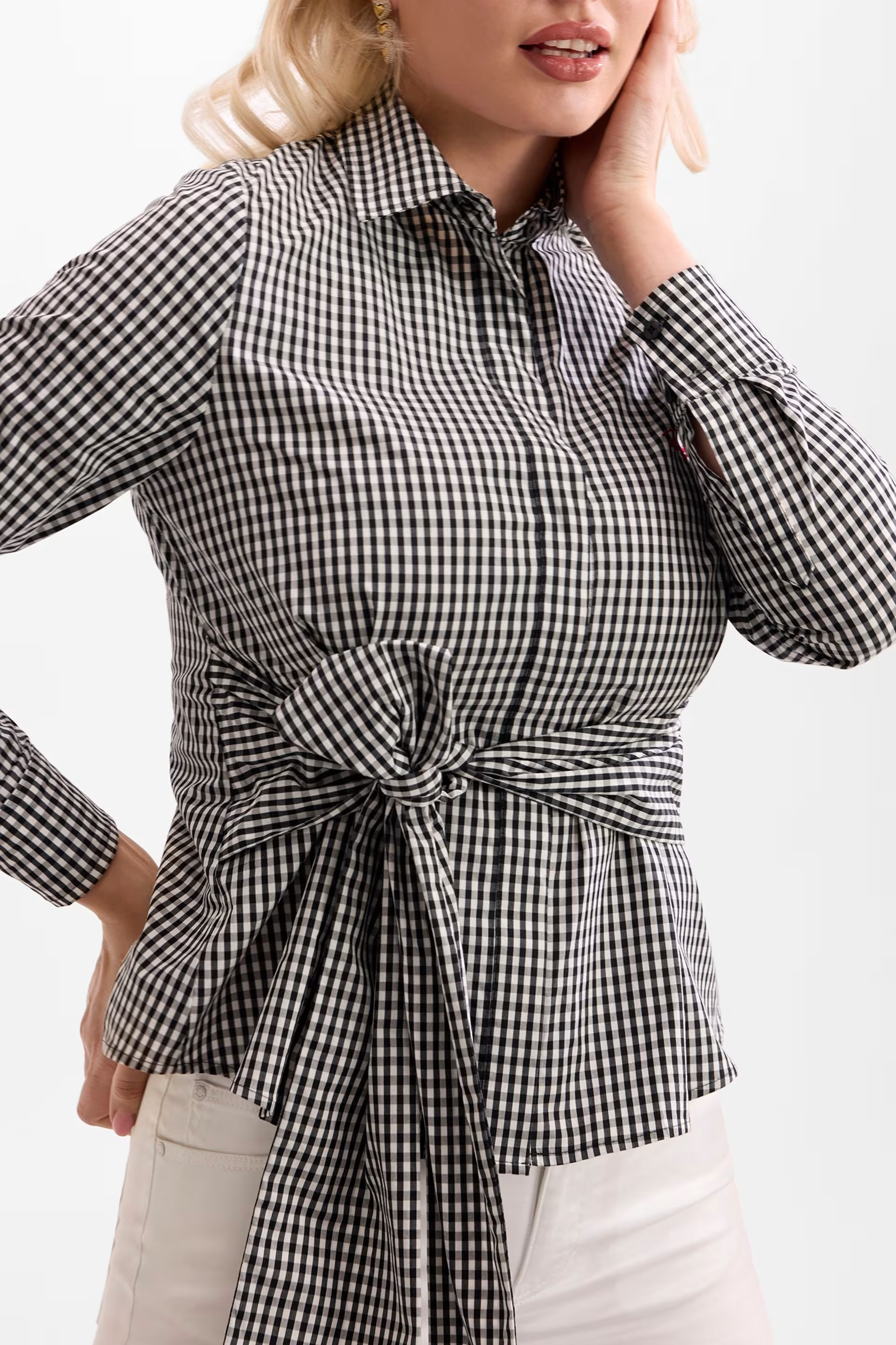 Camisa Laço 𝗠𝗔𝗥𝗜𝗟𝗬𝗡 𝗠𝗢𝗡𝗥𝗢𝗘 Vichy Preto - Guess 4