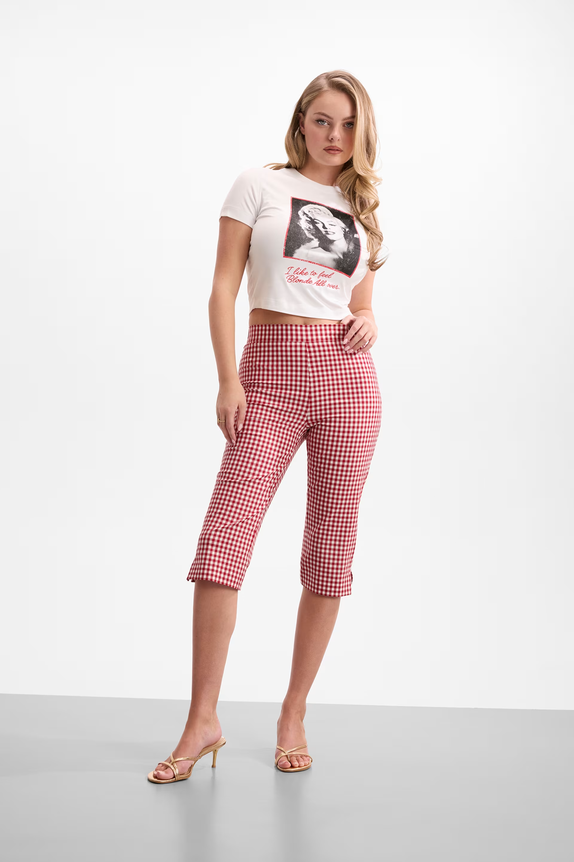 T-shirt Iconic 𝗠𝗔𝗥𝗜𝗟𝗬𝗡 𝗠𝗢𝗡𝗥𝗢𝗘 Branco - Guess  3