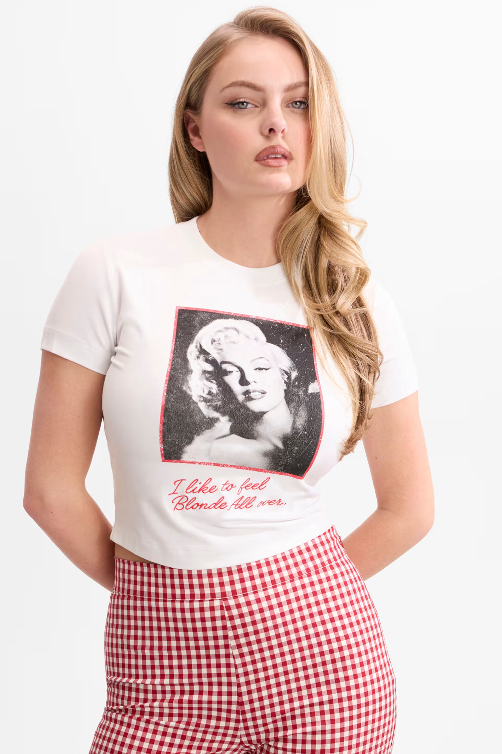 T-shirt Iconic 𝗠𝗔𝗥𝗜𝗟𝗬𝗡 𝗠𝗢𝗡𝗥𝗢𝗘 Branco - Guess  2