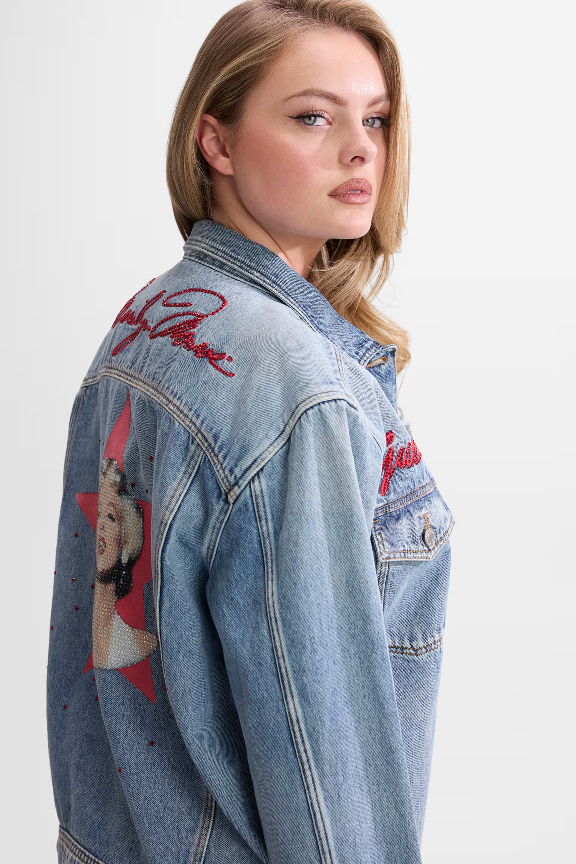 Casaco 𝗠𝗔𝗥𝗜𝗟𝗬𝗡 𝗠𝗢𝗡𝗥𝗢𝗘 Ganga - Guess 6