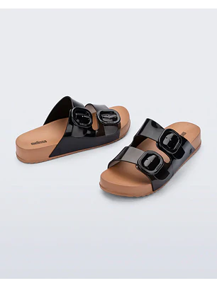 Chinelo Cozy Slide Camel e Preto - Melissa