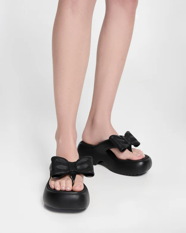 Chinelos de Platafoma Free Fuzzy Preto - Melissa 2