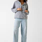 Casaco Extra Leve Vuchy Preto e Branco - Guess  - Miniatura 2