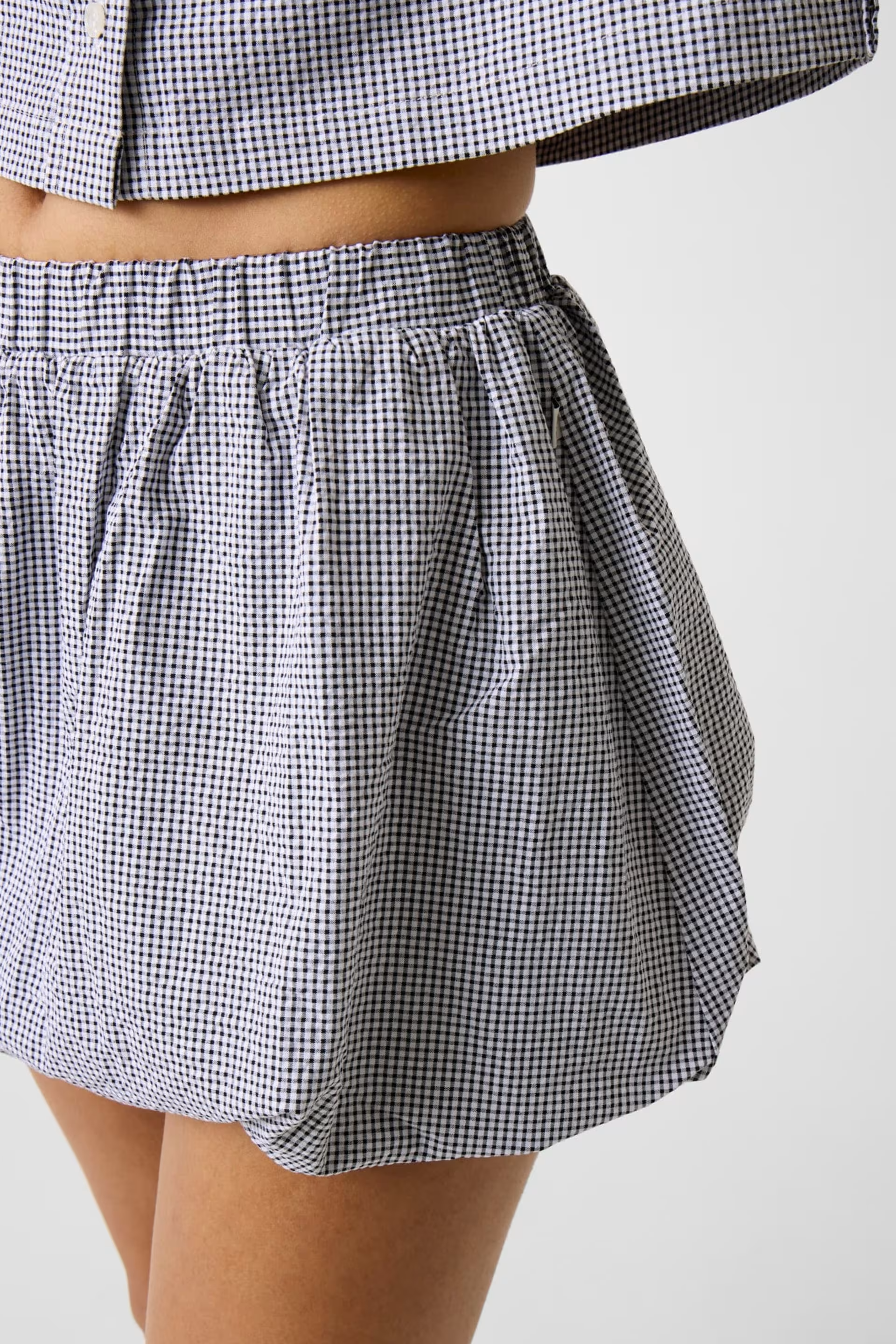 Saia Balão Vichy Preto e Branco - Guess  2