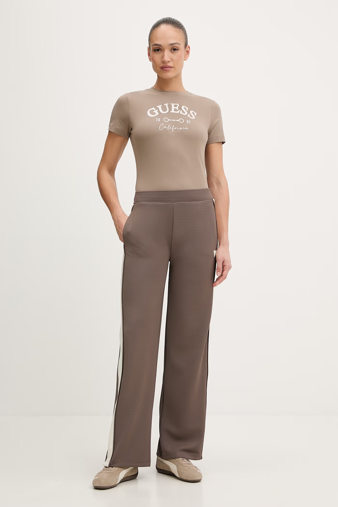 T-shirt BEATRIZ Taupe - Guess  2