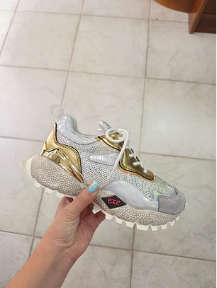 Ténis 928-15 Branco e Dourado - EXÉ  