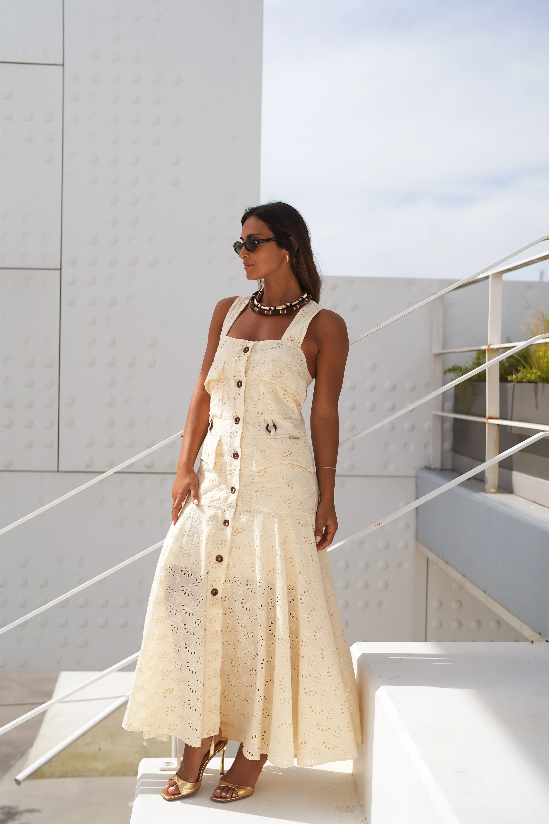 Vestido Celeste Bordado Inglês Bege - SAHOCO 5