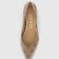 Sapato Salto Baixo CASEN 2 Logo Bege - Guess  - miniatura 4