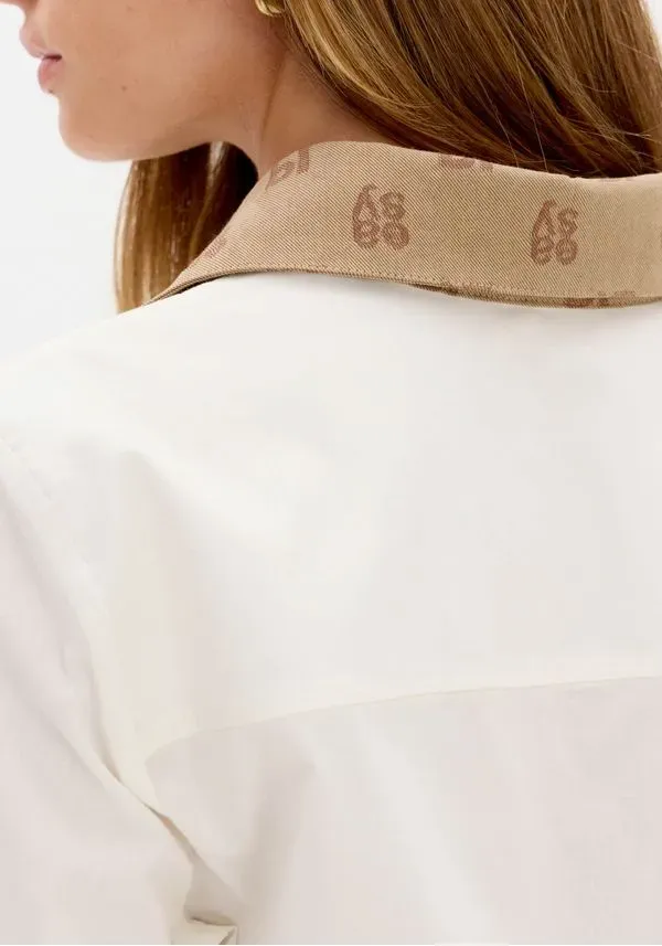 Camisa Branca com Monograma na Gola - Lança Perfume 5