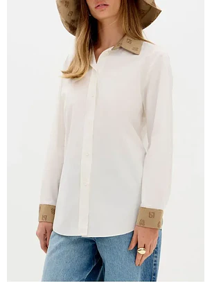 Camisa Branca com Monograma na Gola - Lança Perfume