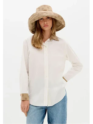 Camisa Branca com Monograma na Gola - Lança Perfume